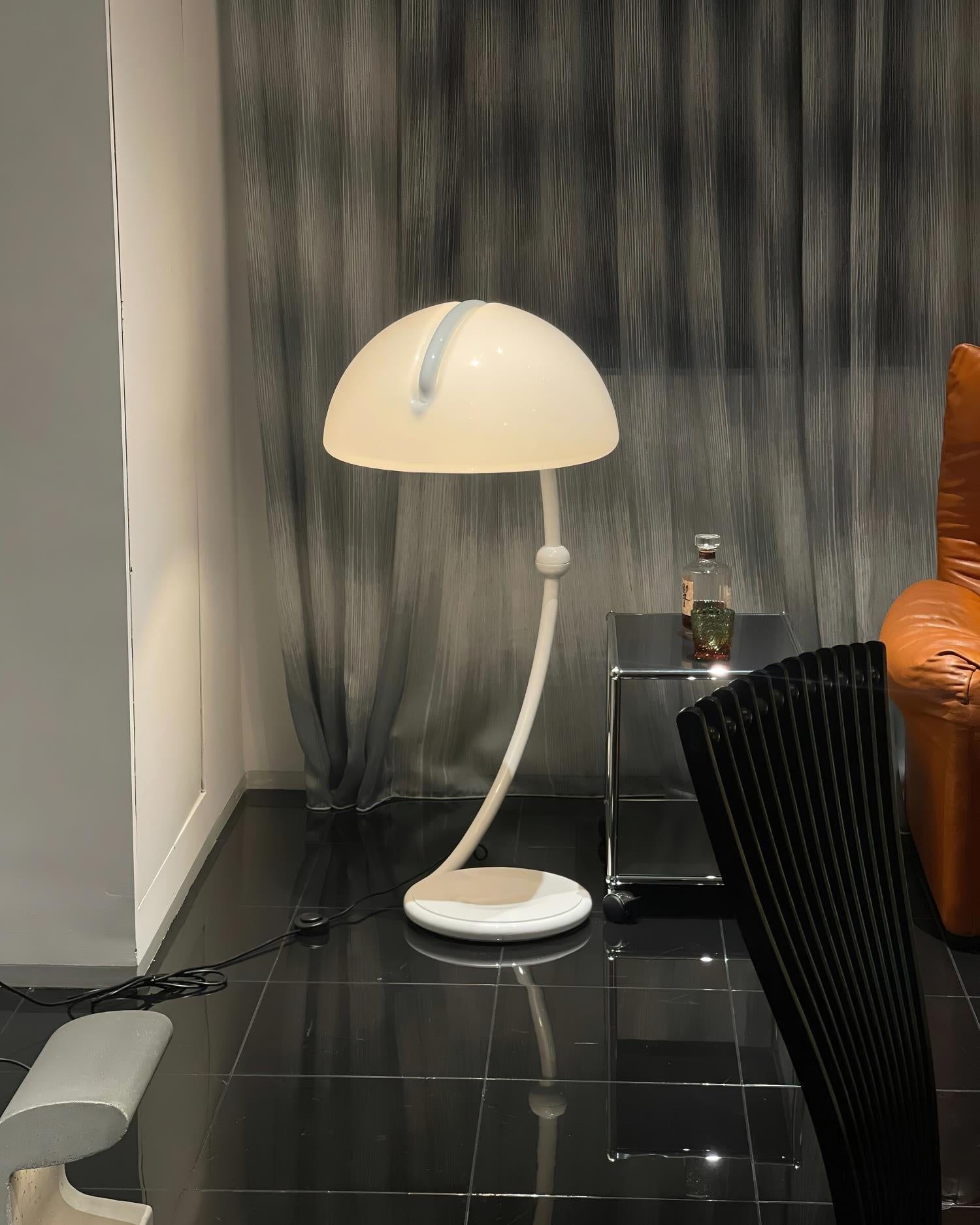 Sweep Floor Lamp