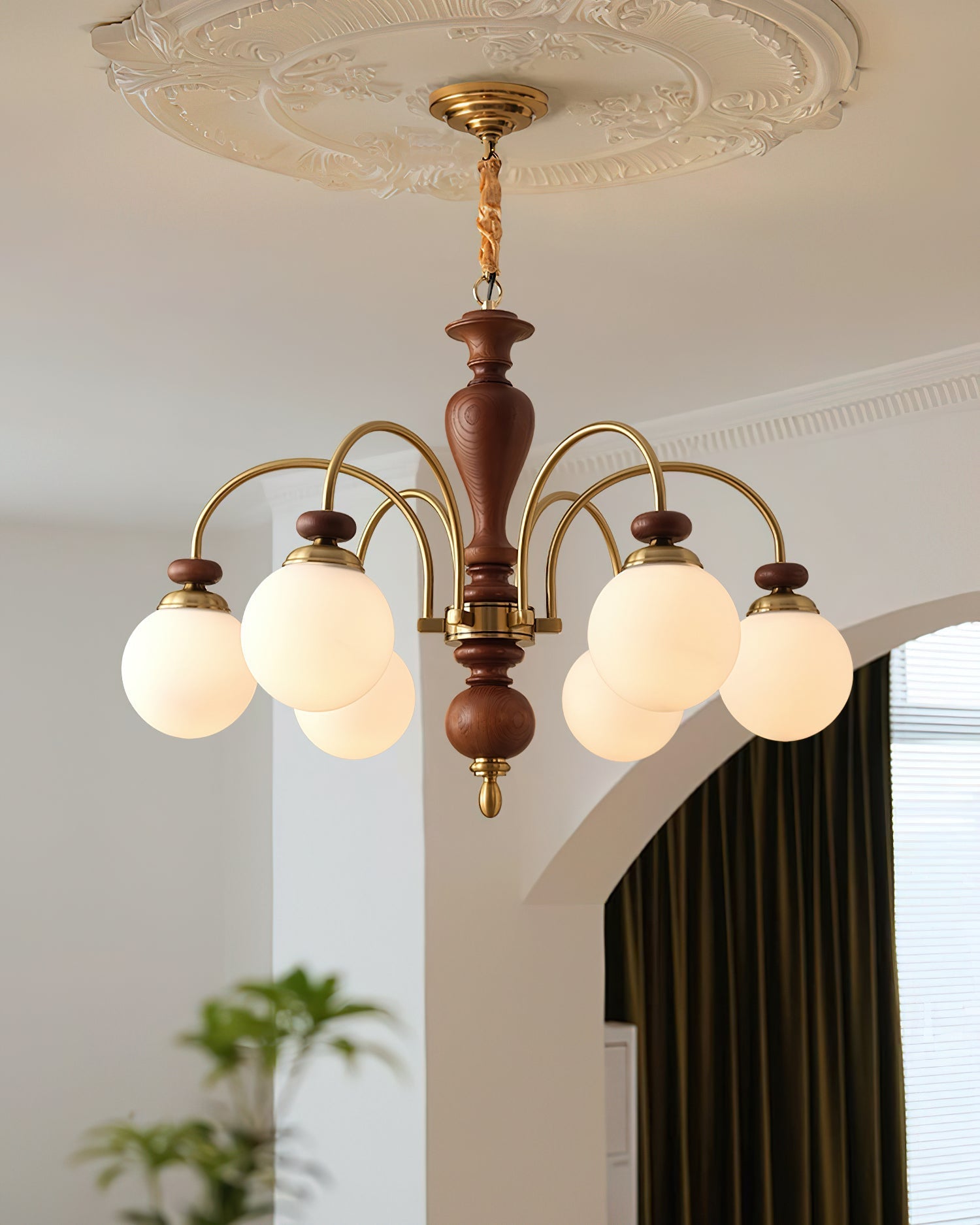 Solara Chandelier Classic Wooden Brass-Neutral Decor