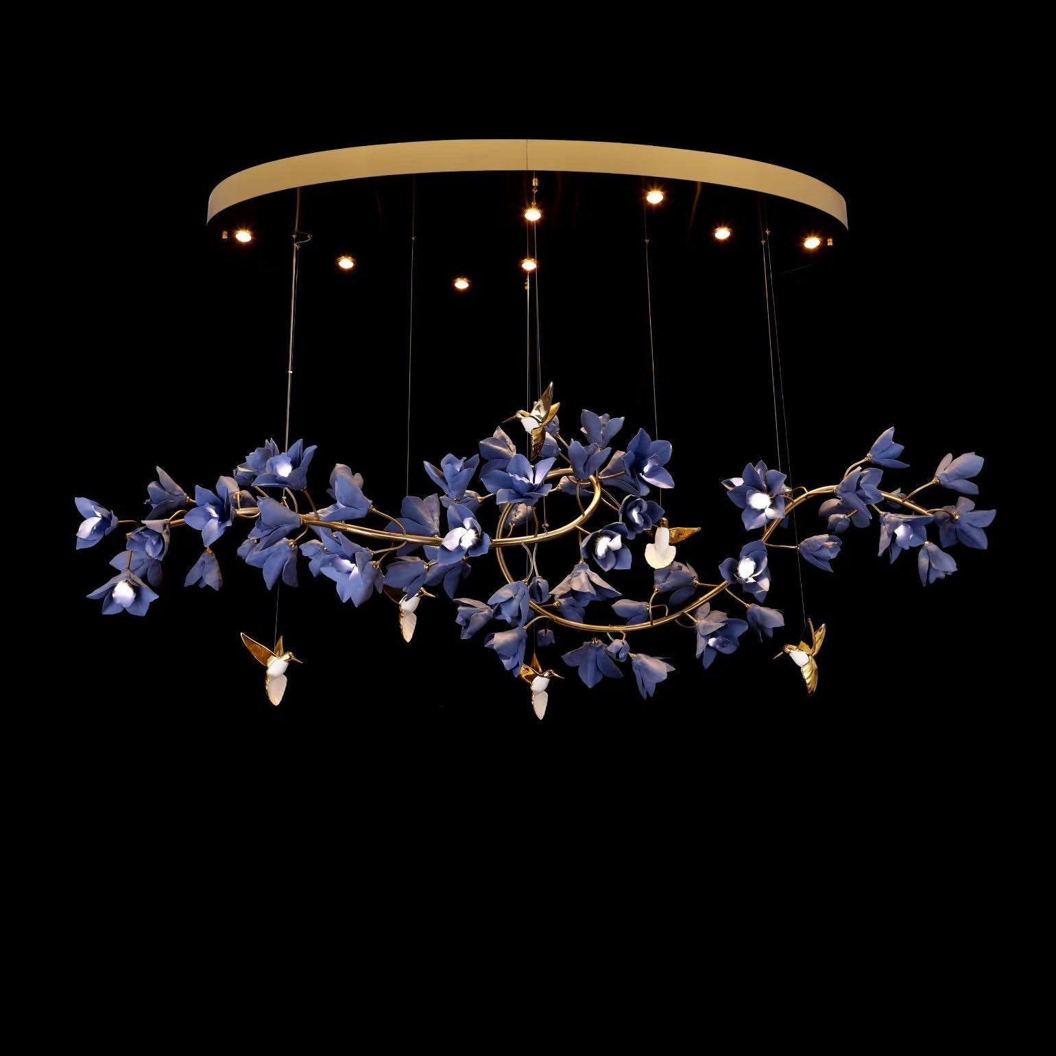 Avis Chandelier