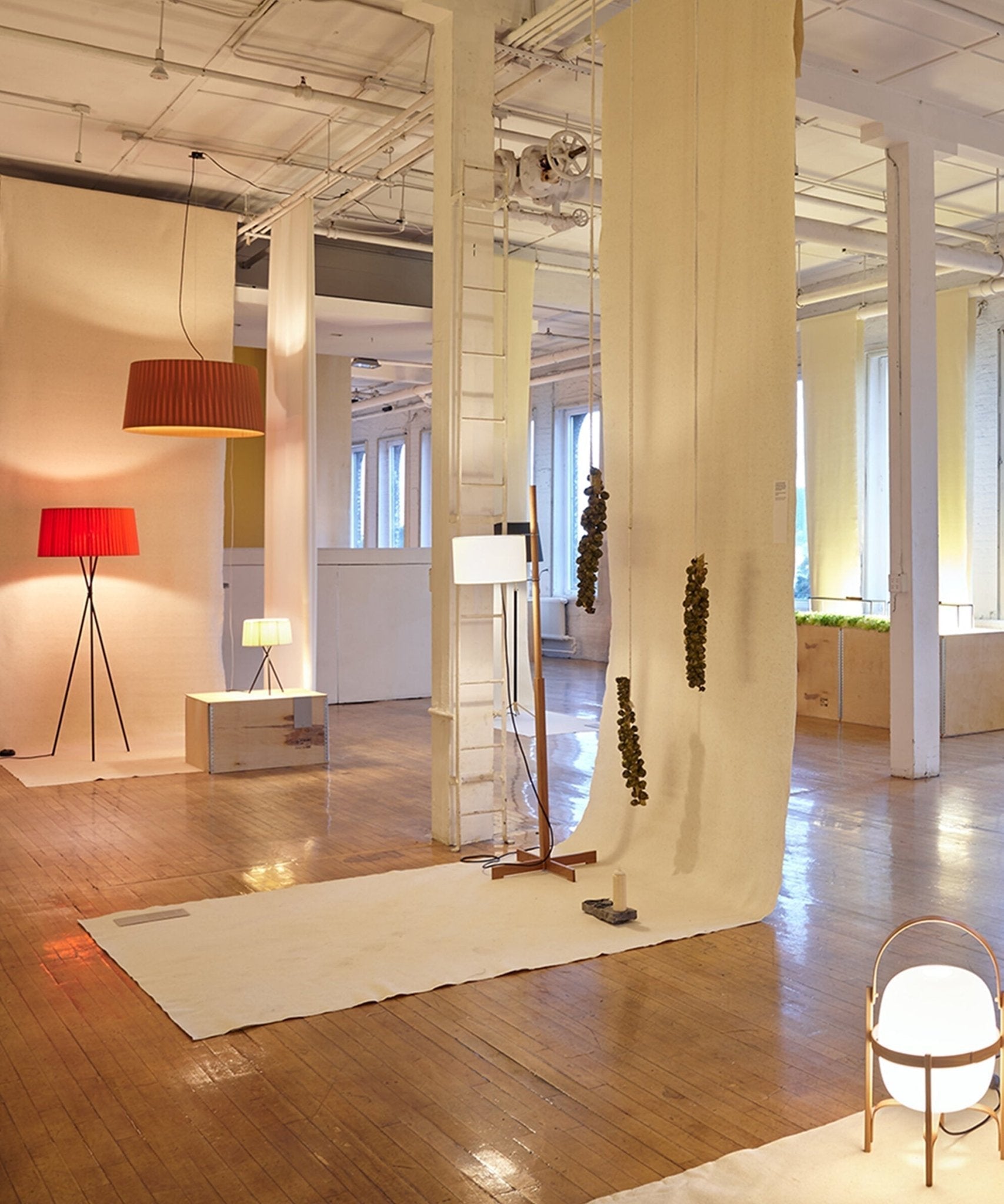 Jex Wood Fabric Floor Lamp-Neutral Decor