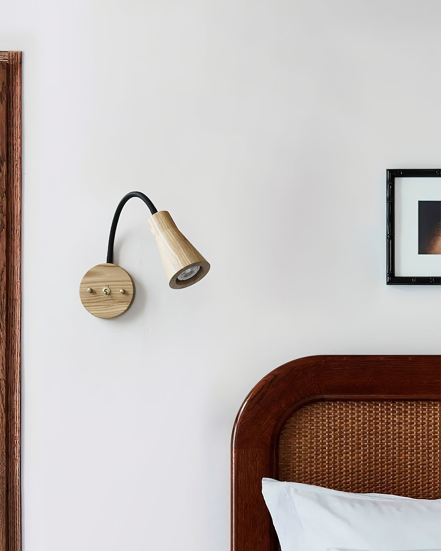 Emory Wall Lamp