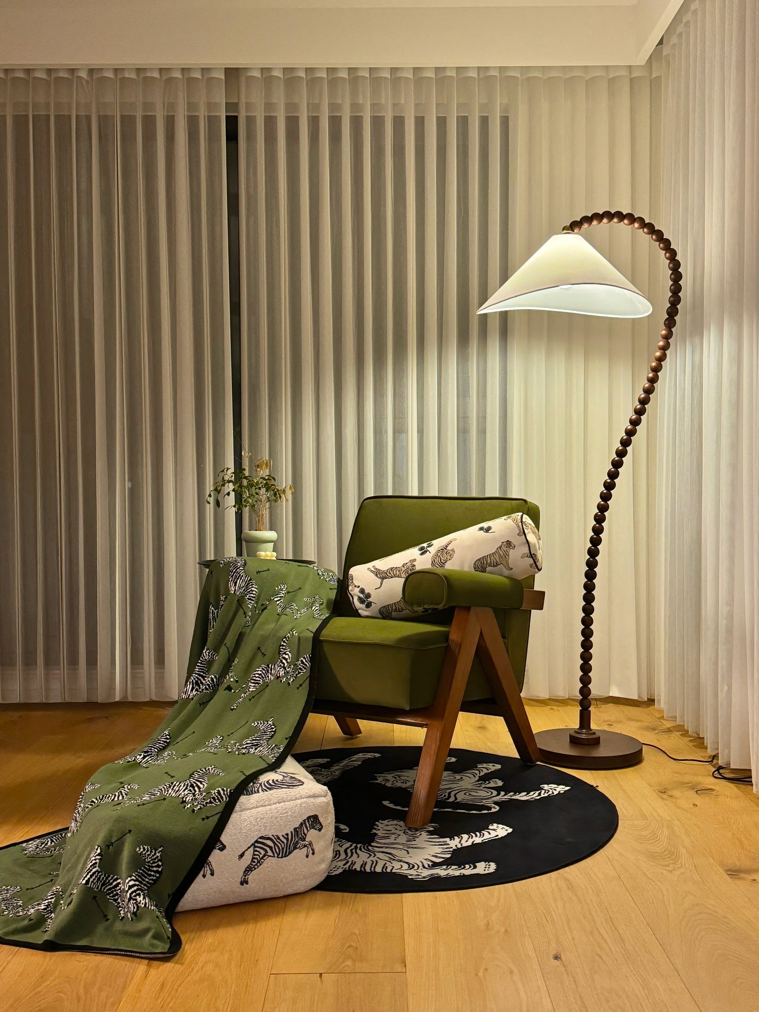 Nadia Modern Wood Floor Lamp-Neutral Decor