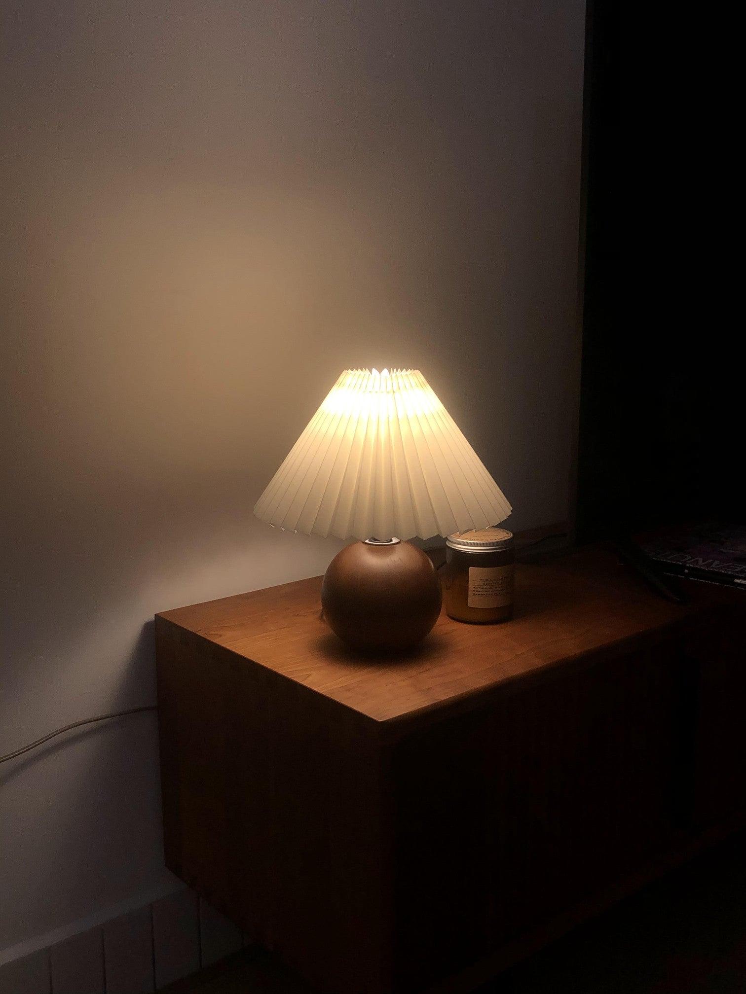 Zesilon Wooden Ball Table Lamp-Neutral Decor