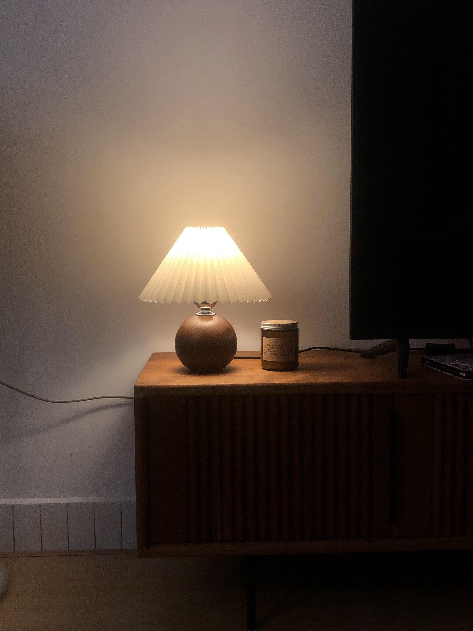 Zesilon Wooden Ball Table Lamp-Neutral Decor