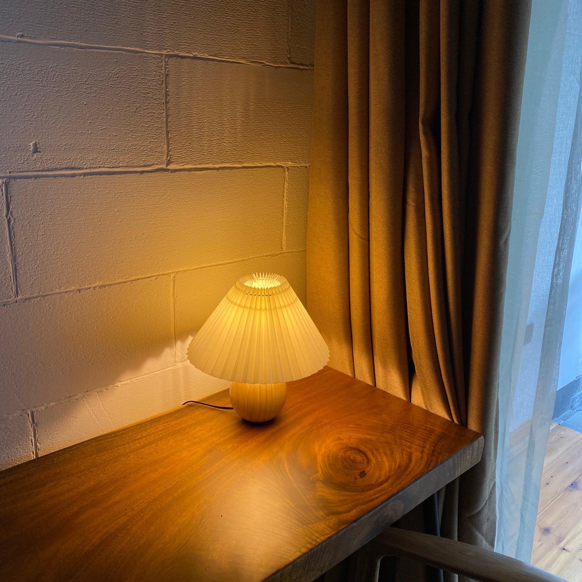 Zesilon Wooden Ball Table Lamp-Neutral Decor