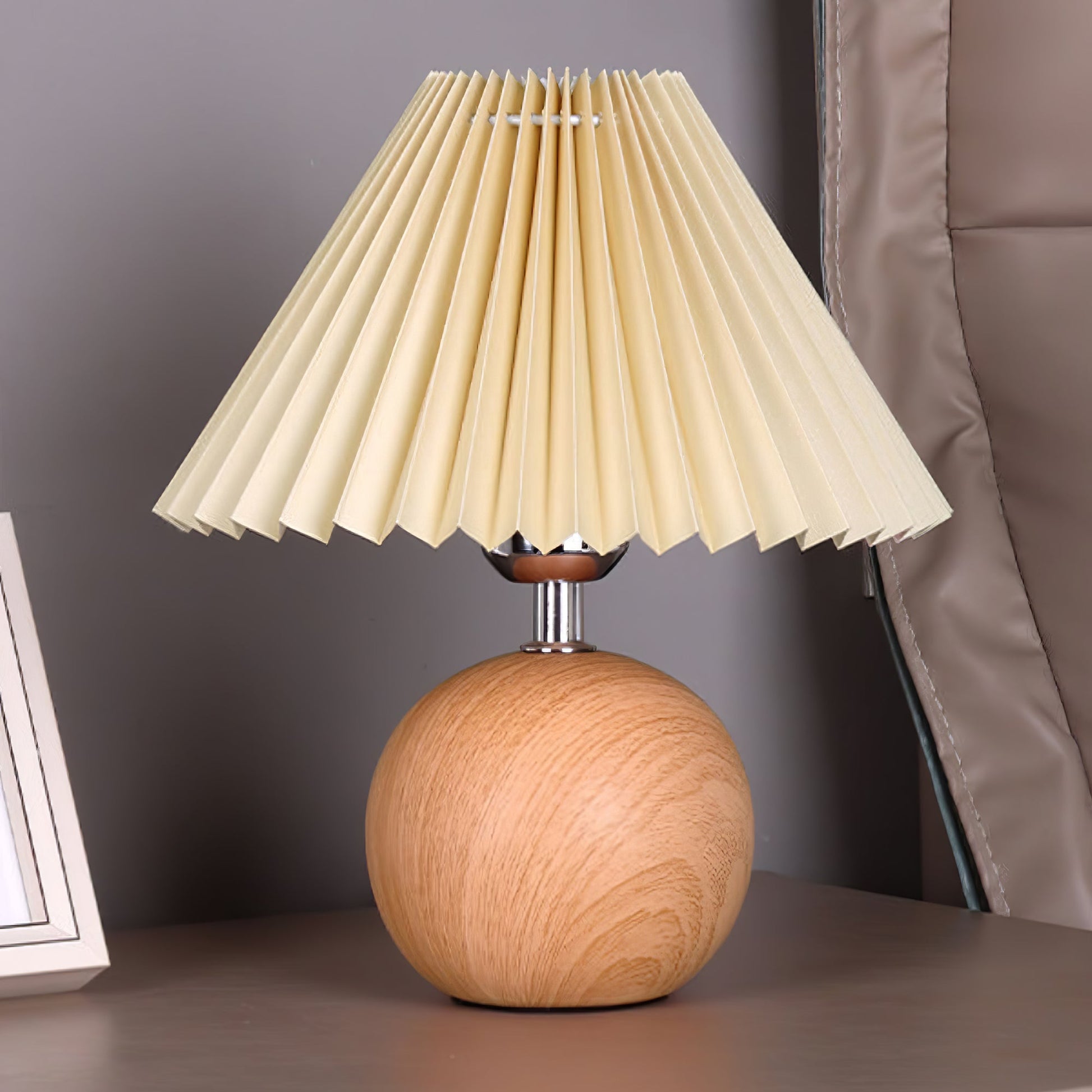 Zesilon Wooden Ball Table Lamp-Neutral Decor