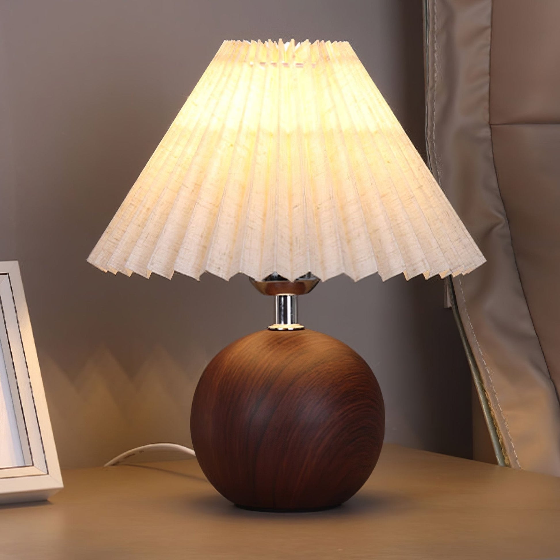 Zesilon Wooden Ball Table Lamp-Neutral Decor