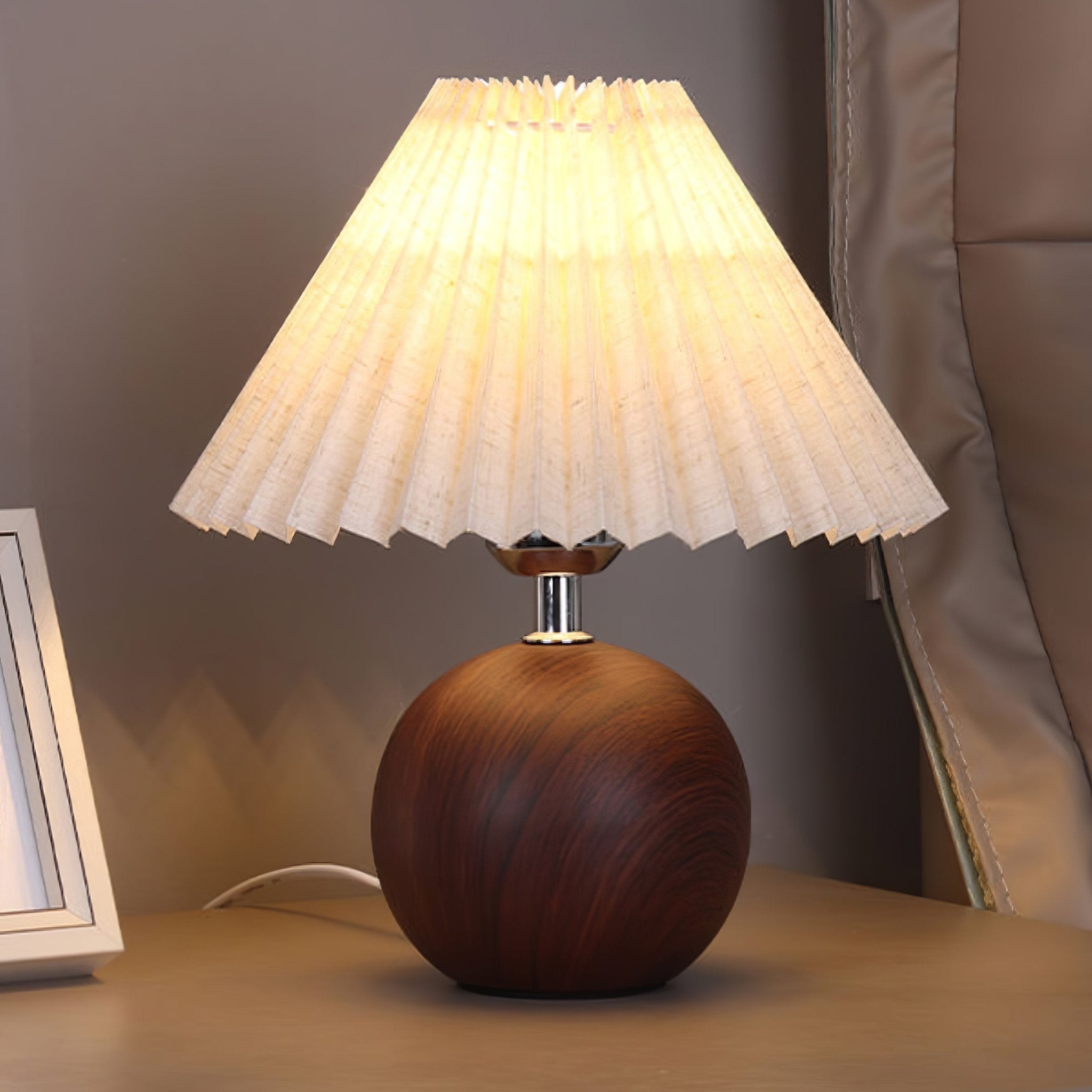 Zesilon Wooden Ball Table Lamp-Neutral Decor