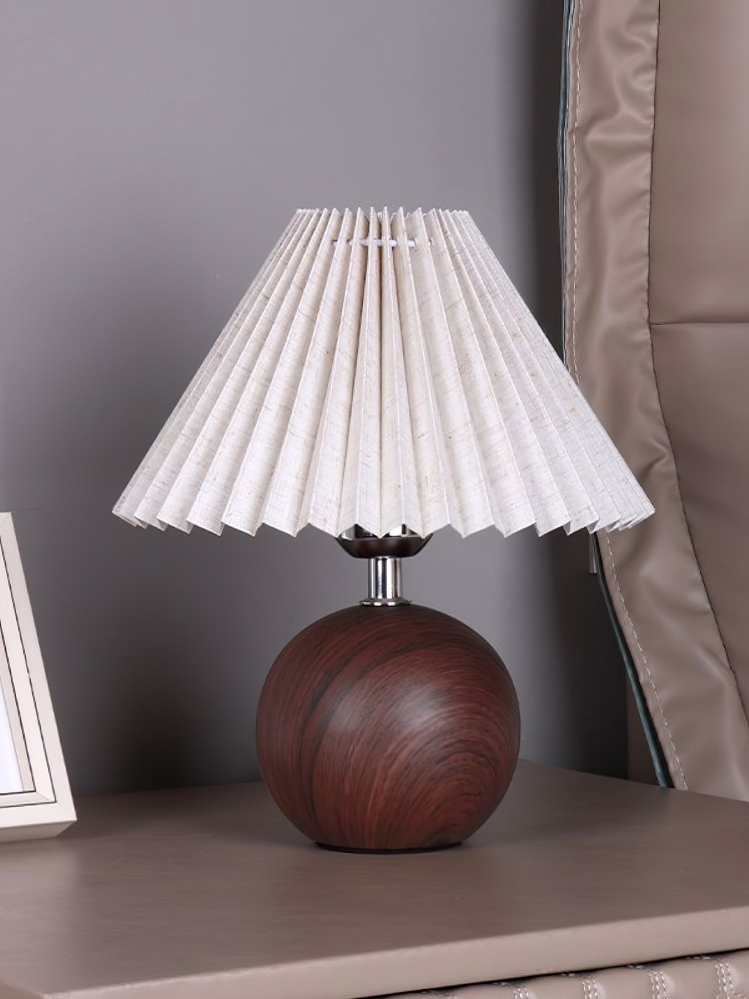 Zesilon Wooden Ball Table Lamp-Neutral Decor