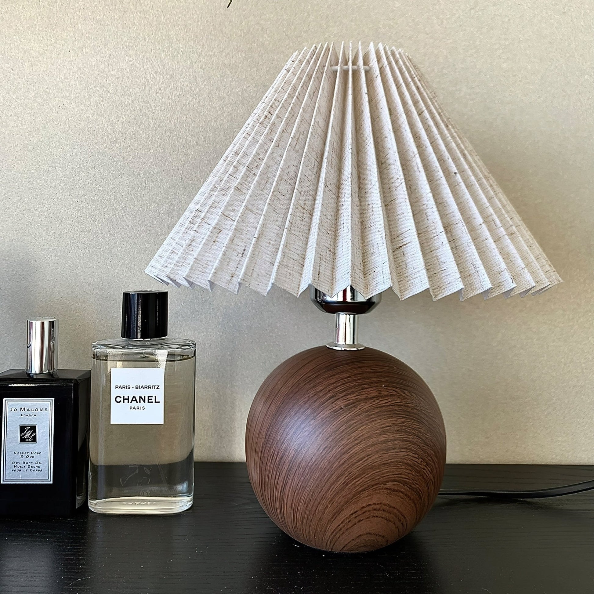 Zesilon Wooden Ball Table Lamp-Neutral Decor