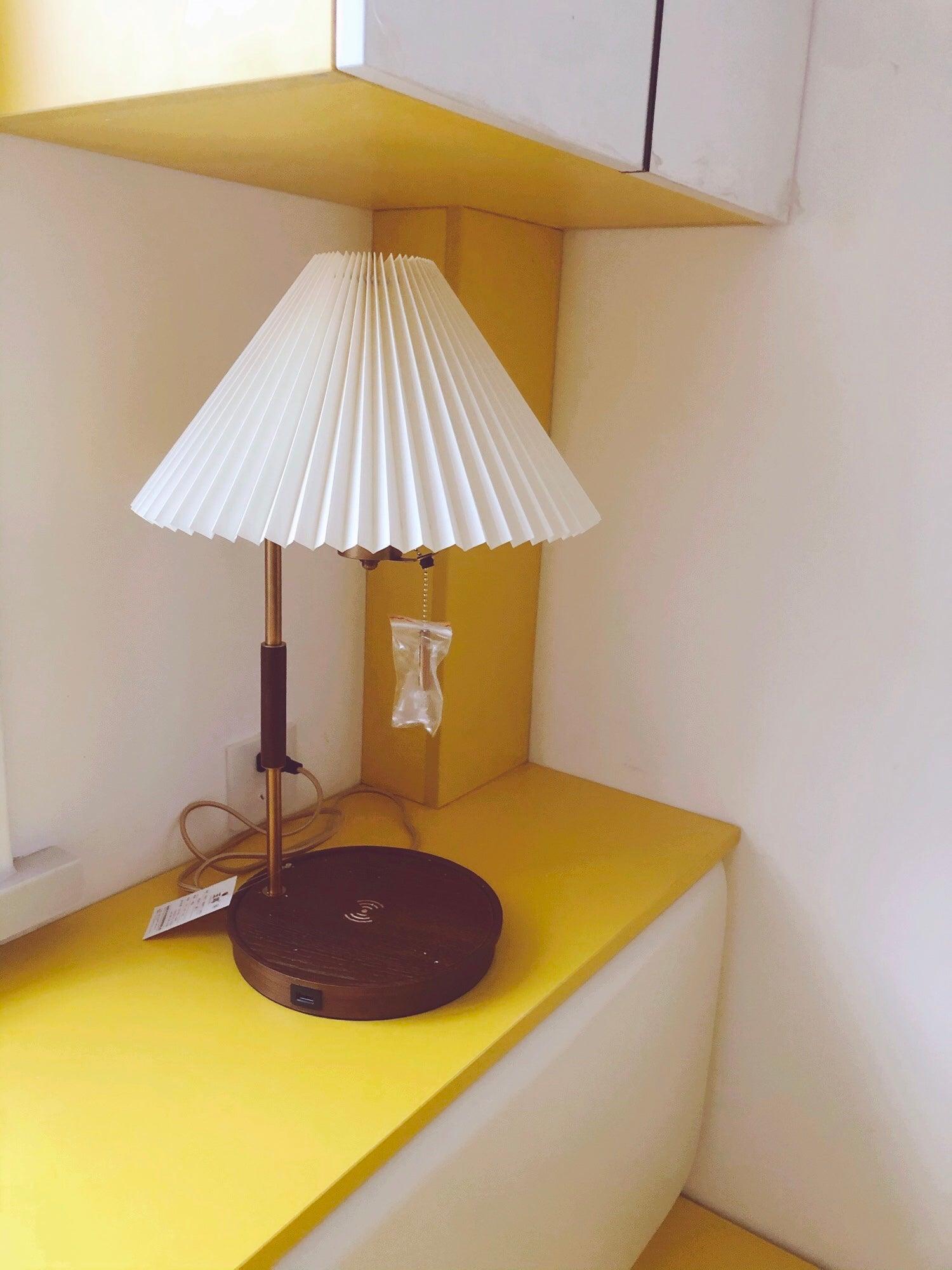 Vellain Retro Table Lamp-Neutral Decor