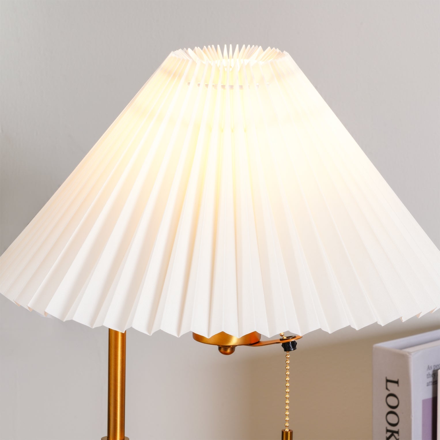 Vellain Retro Table Lamp-Neutral Decor