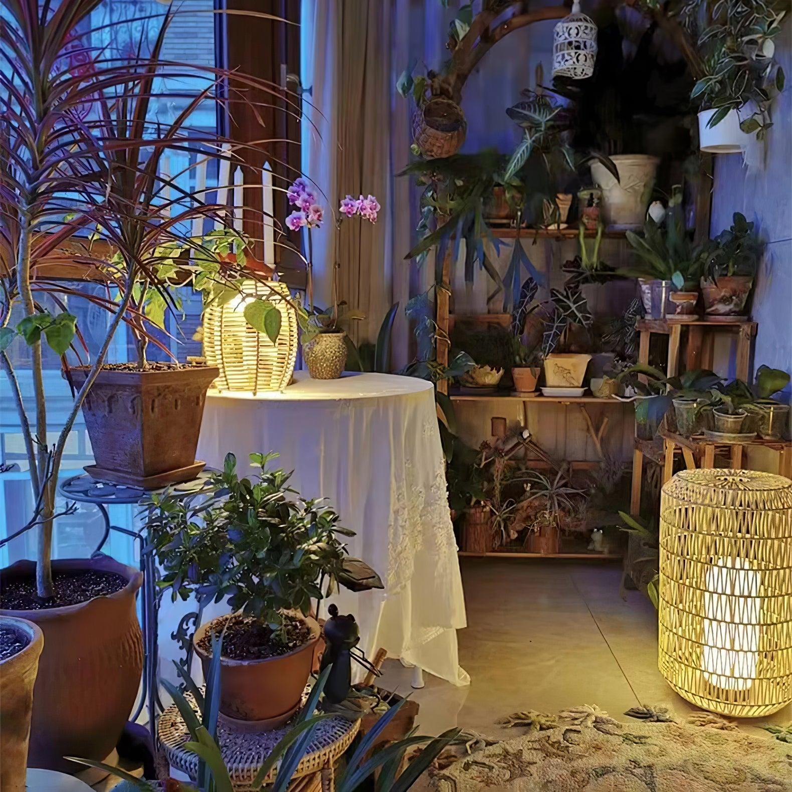 Oliver Vintage Outdoor Lighting-Neutral Decor