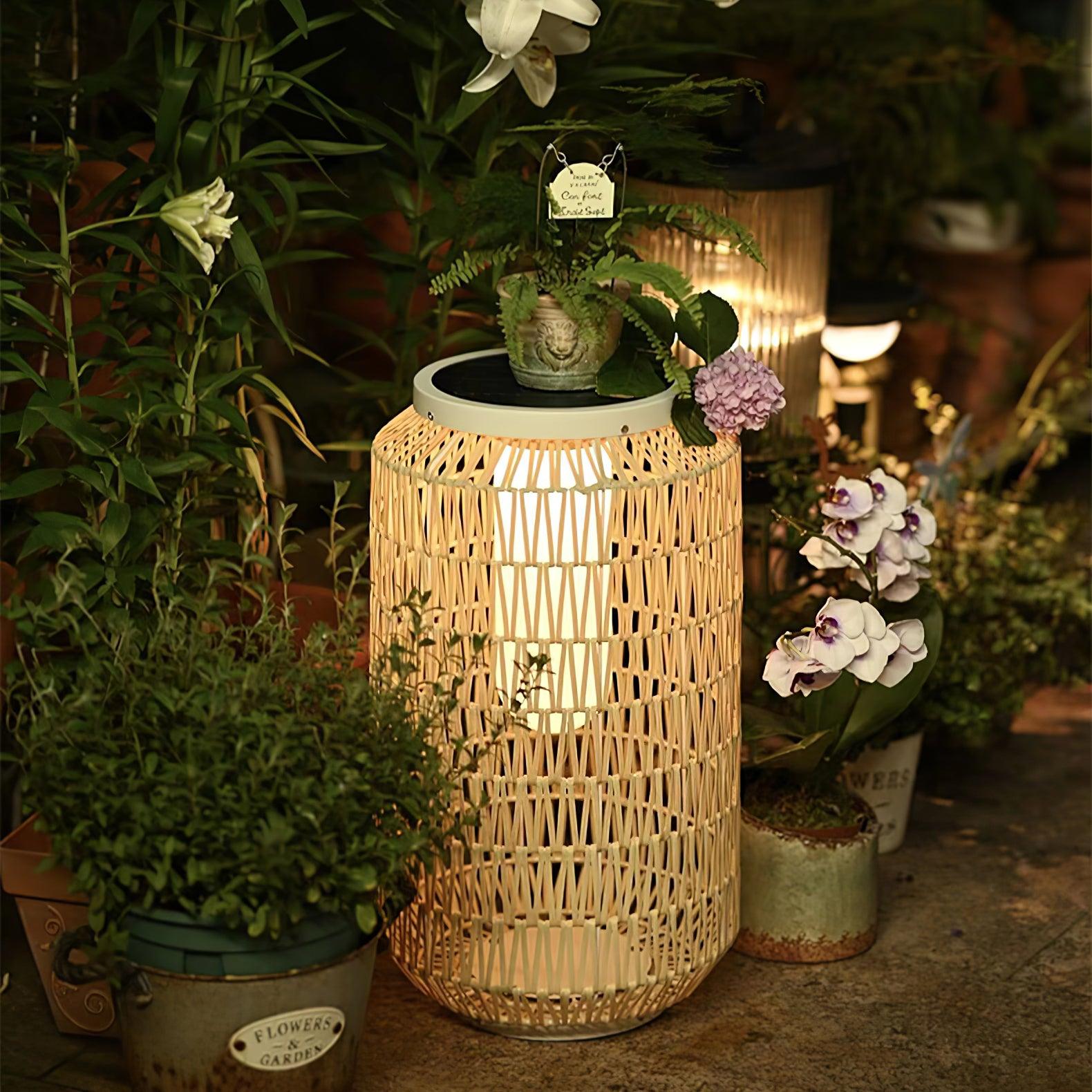 Oliver Vintage Outdoor Lighting-Neutral Decor