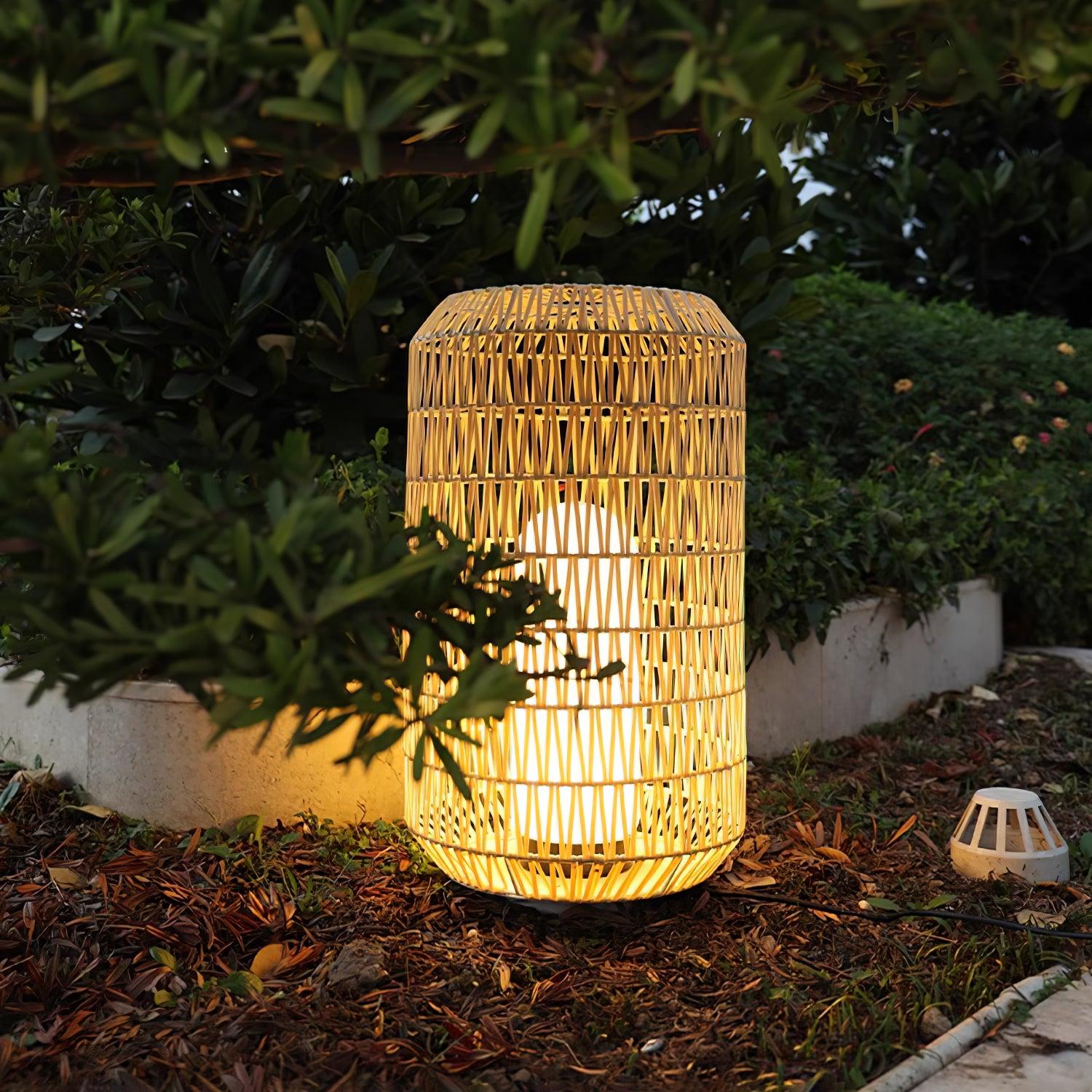 Oliver Vintage Outdoor Lighting-Neutral Decor