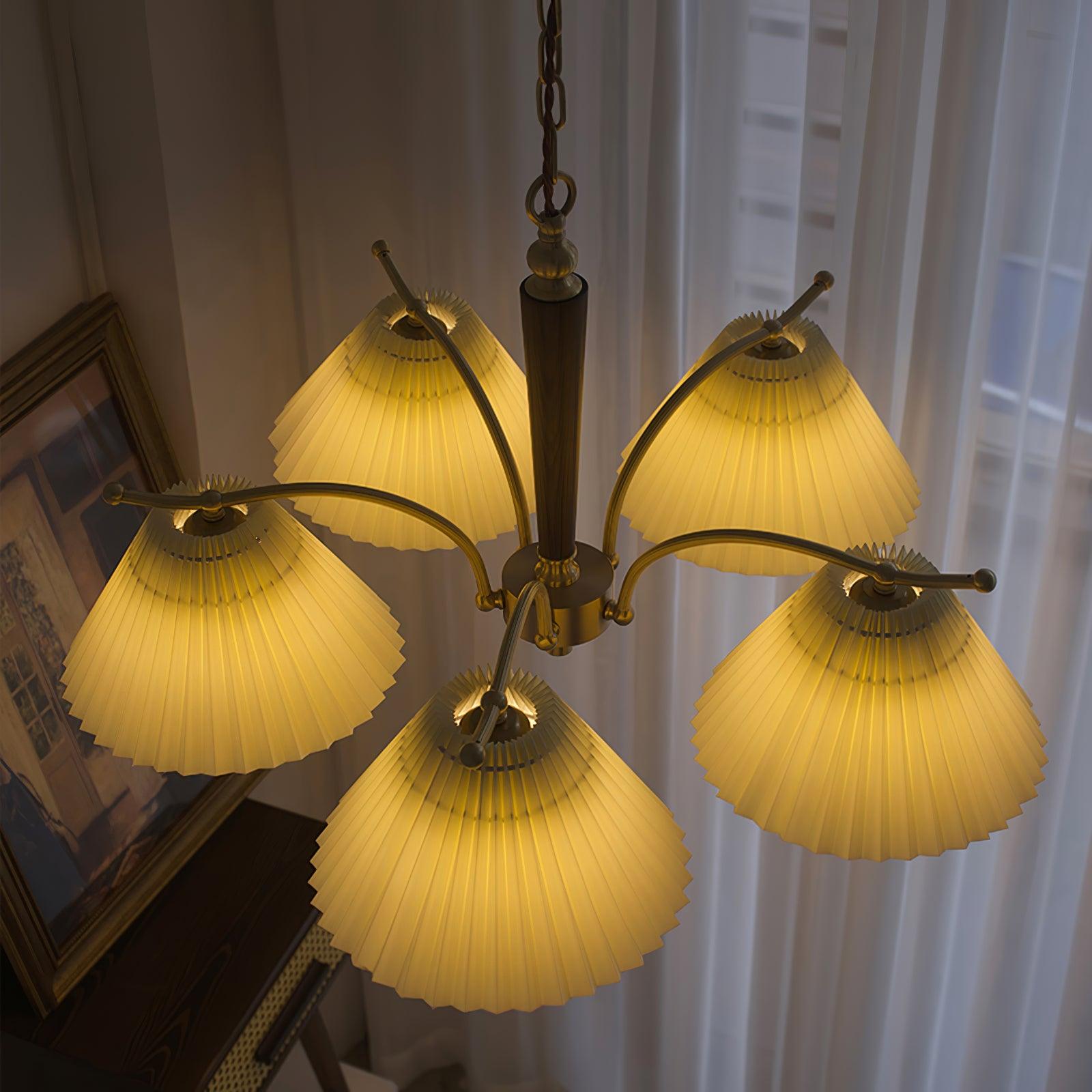 Lustra Chandelier Brass Pleated Shade Classic-Neutral Decor