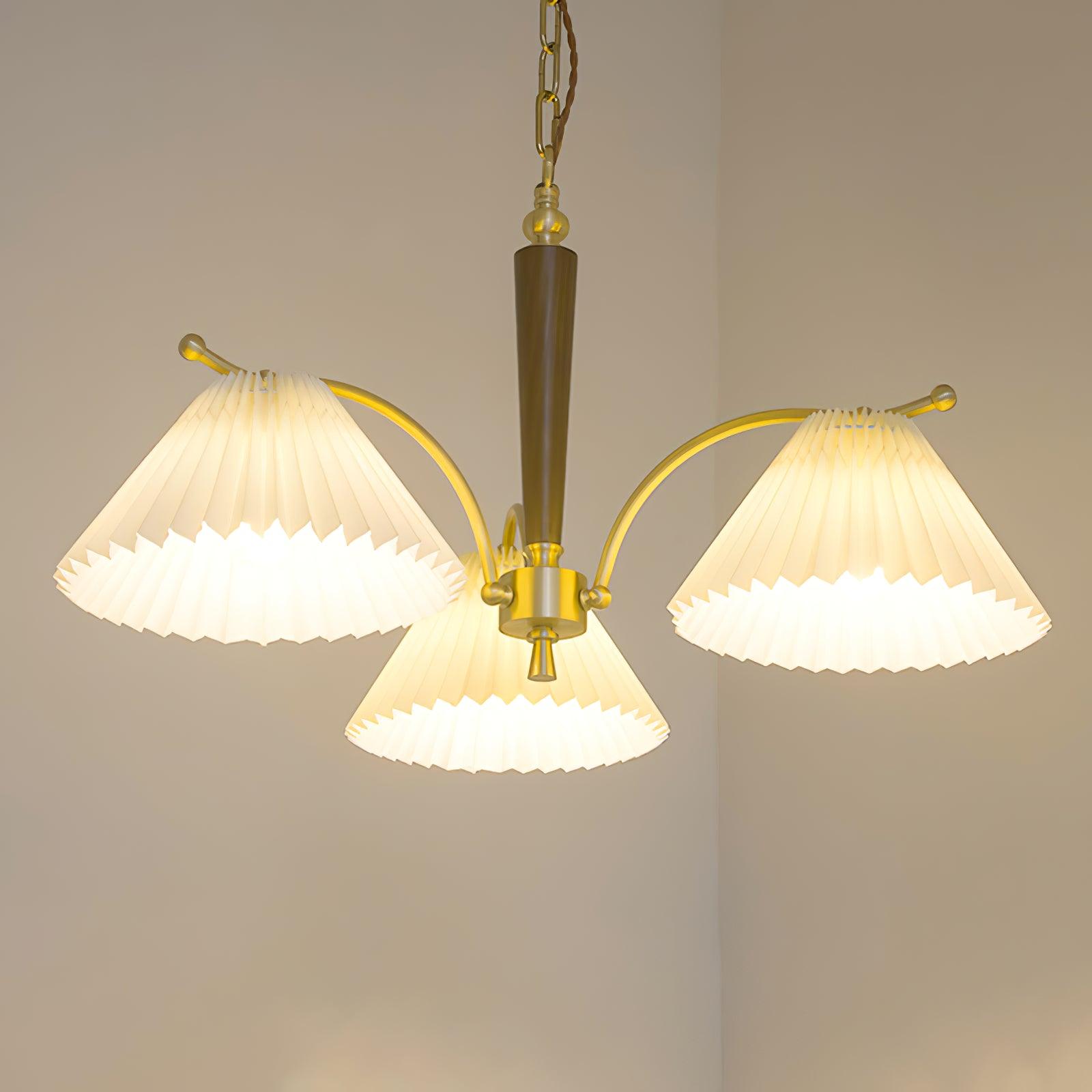 Lustra Chandelier Brass Pleated Shade Classic-Neutral Decor