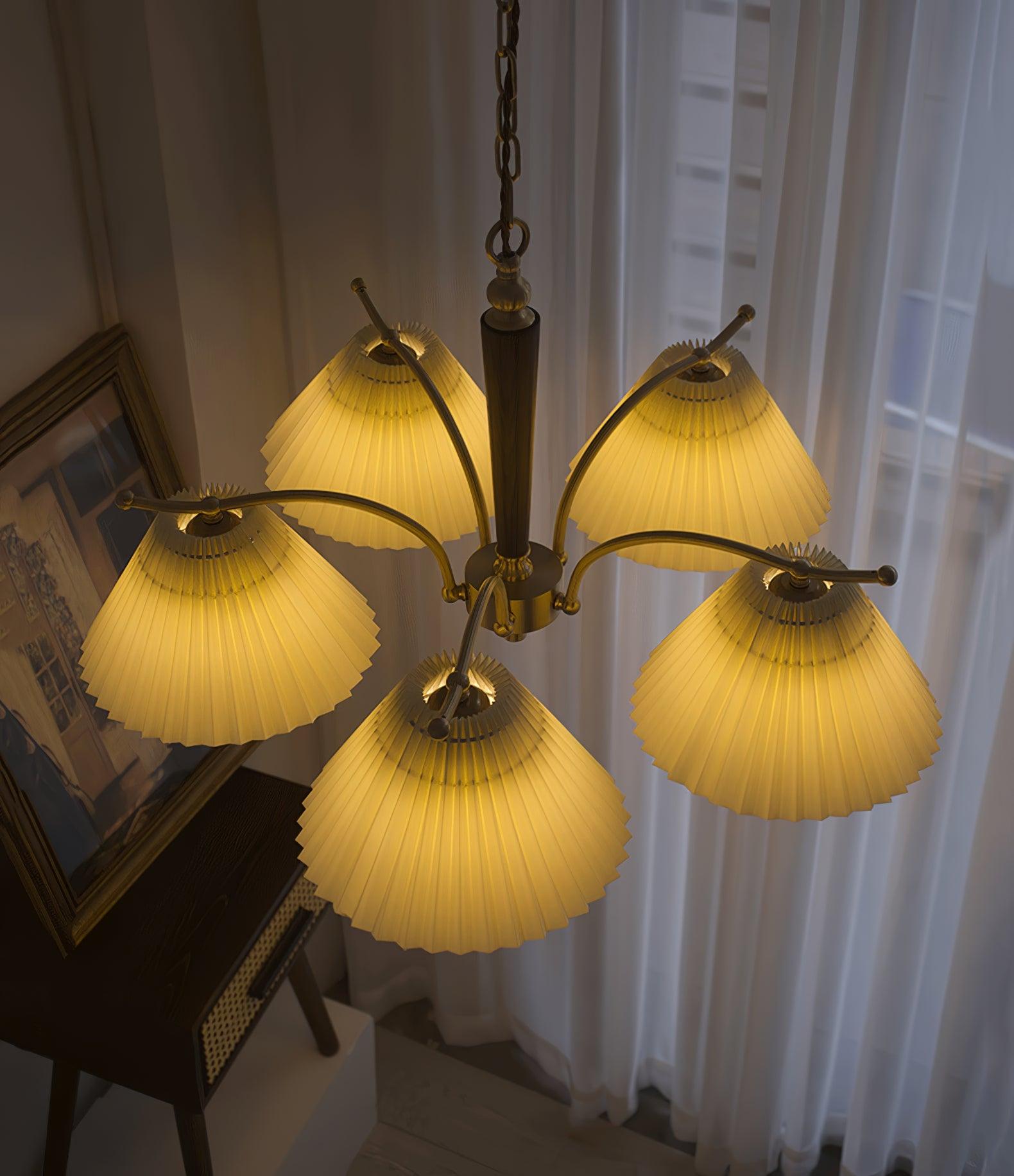 Lustra Chandelier Brass Pleated Shade Classic-Neutral Decor