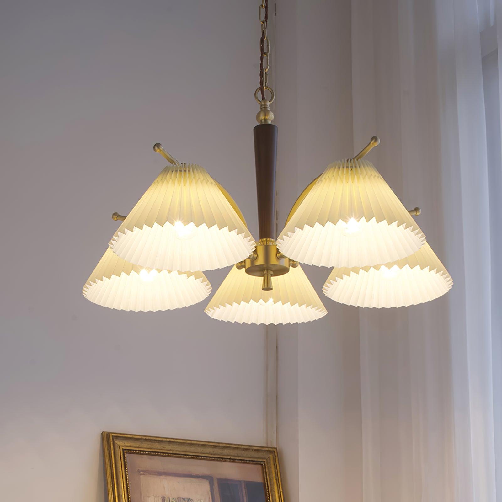 Lustra Chandelier Brass Pleated Shade Classic-Neutral Decor