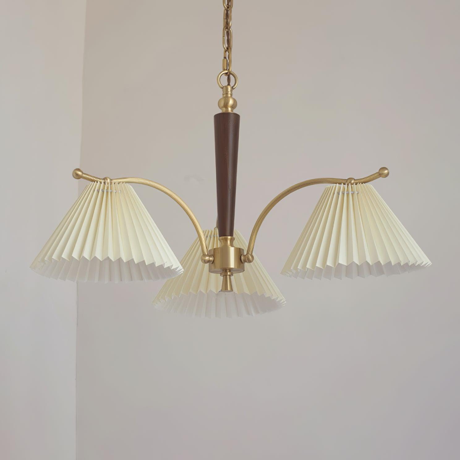 Lustra Chandelier Brass Pleated Shade Classic-Neutral Decor