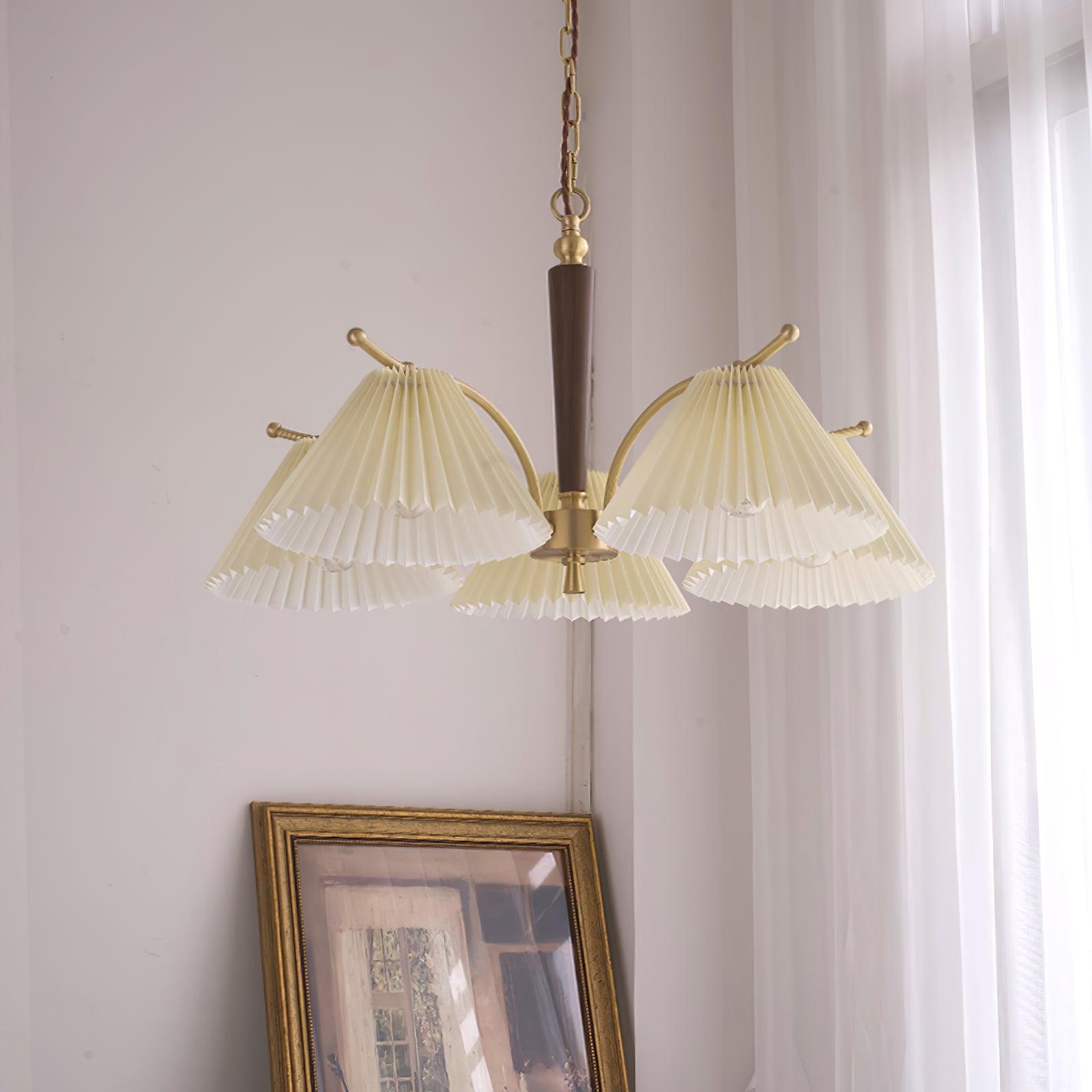 Lustra Chandelier Brass Pleated Shade Classic-Neutral Decor