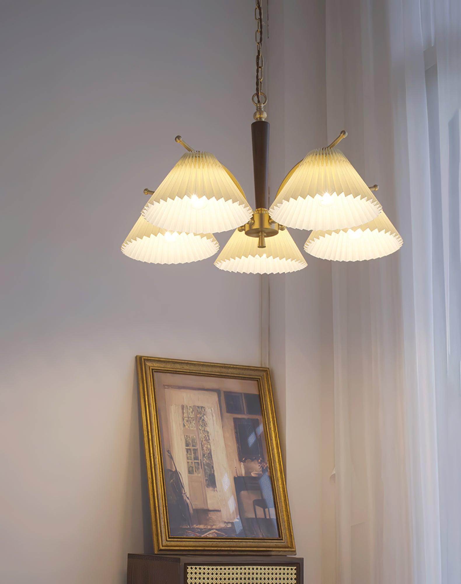 Lustra Chandelier Brass Pleated Shade Classic-Neutral Decor