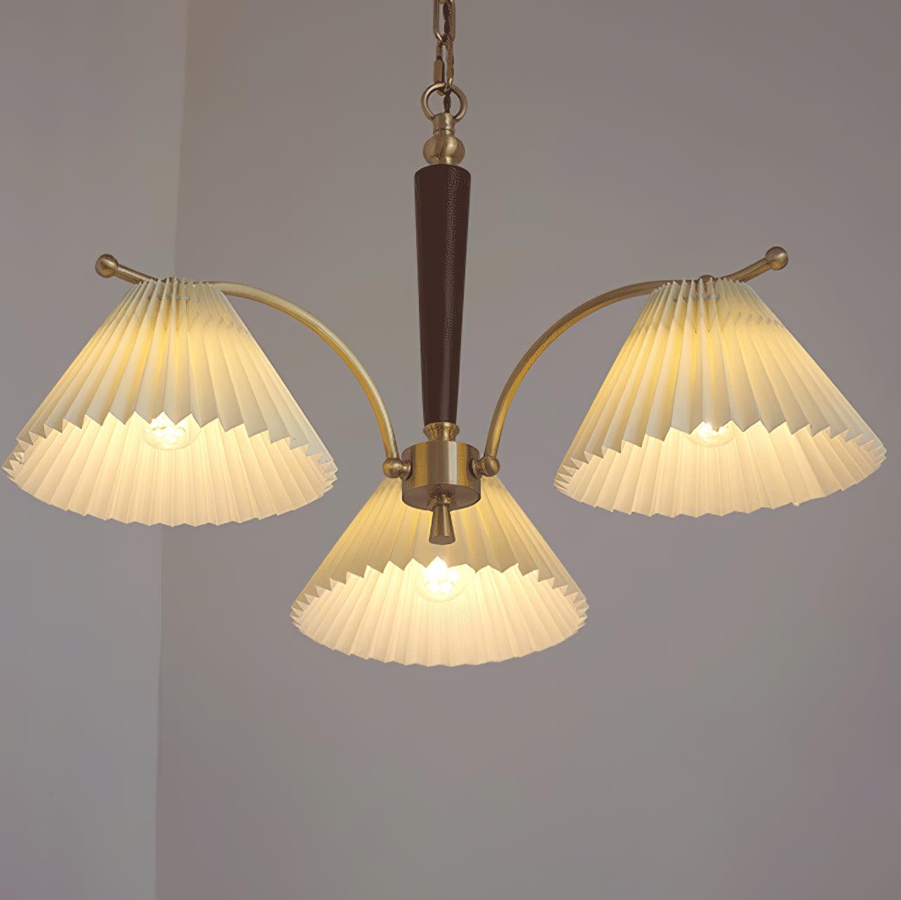 Lustra Chandelier Brass Pleated Shade Classic-Neutral Decor