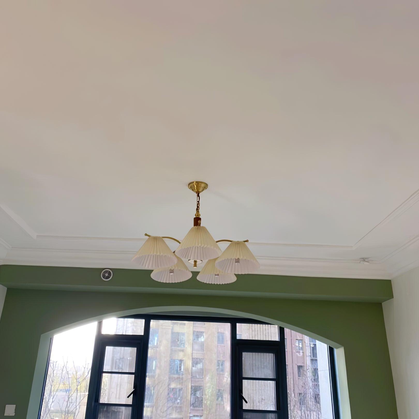 Lustra Chandelier Brass Pleated Shade Classic-Neutral Decor