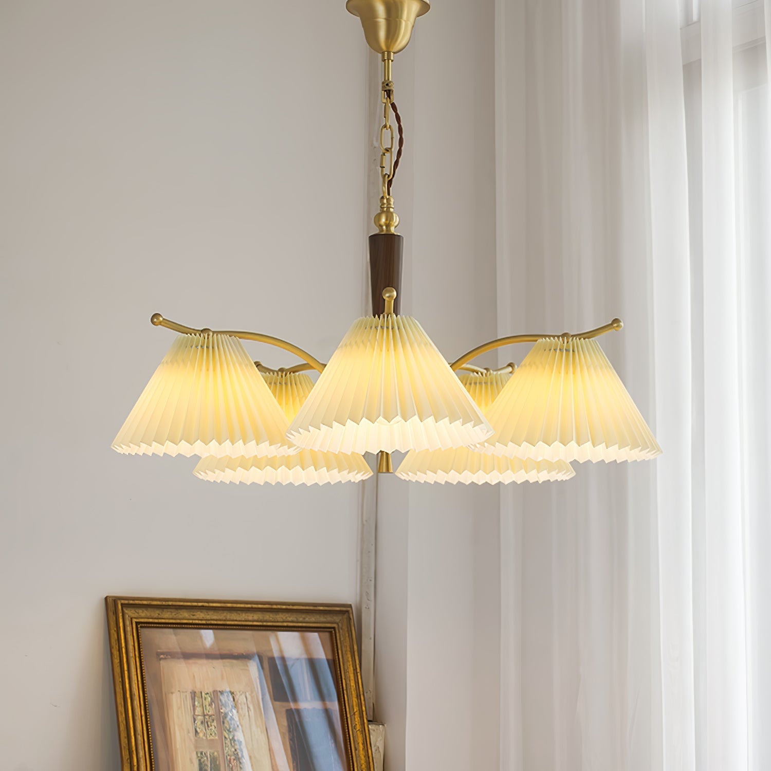 Lustra Chandelier Brass Pleated Shade Classic-Neutral Decor