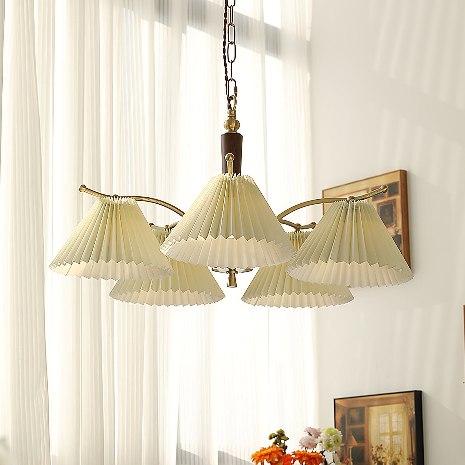 Lustra Chandelier Brass Pleated Shade Classic-Neutral Decor