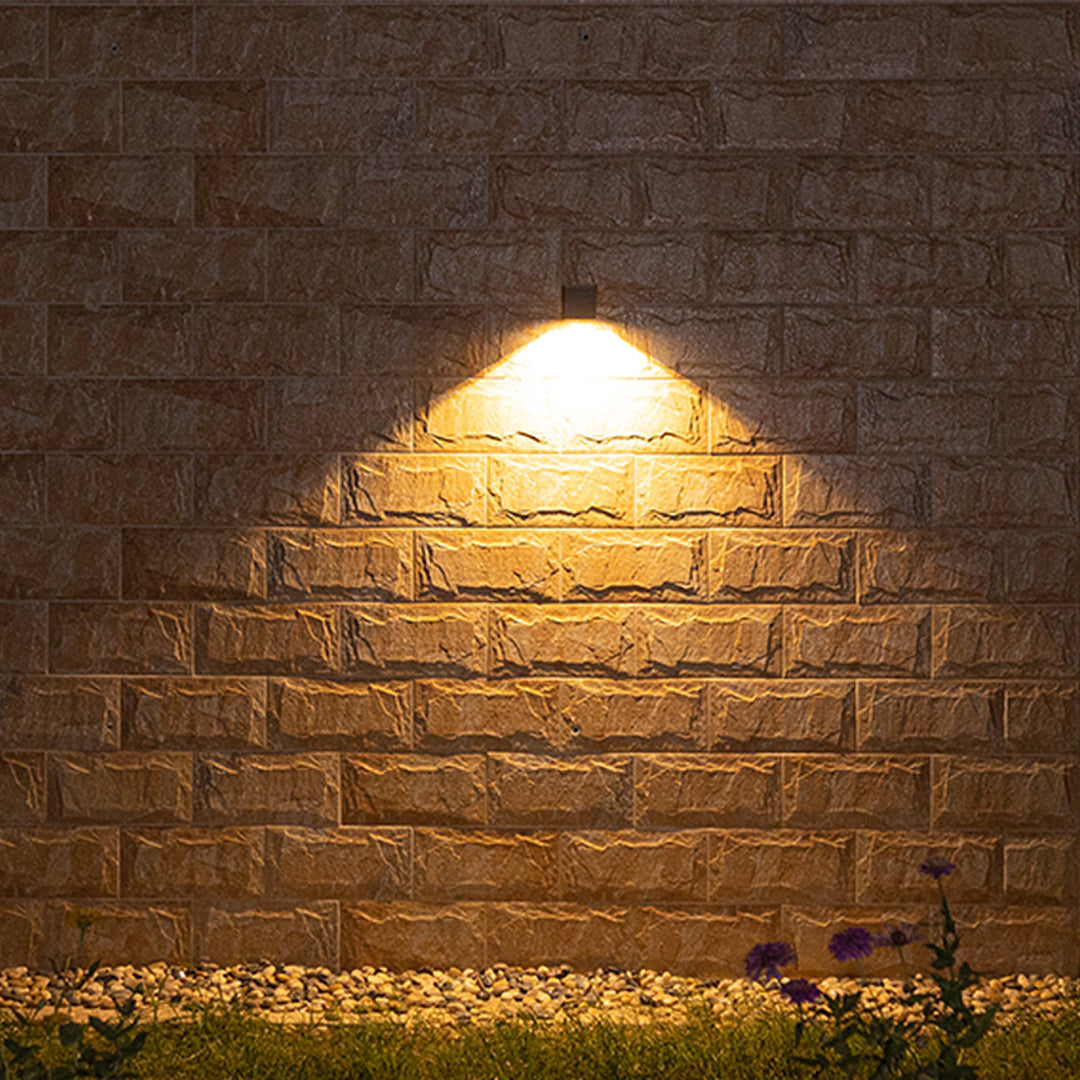 Cosnate Die-cast Simple Outdoor Wall Light