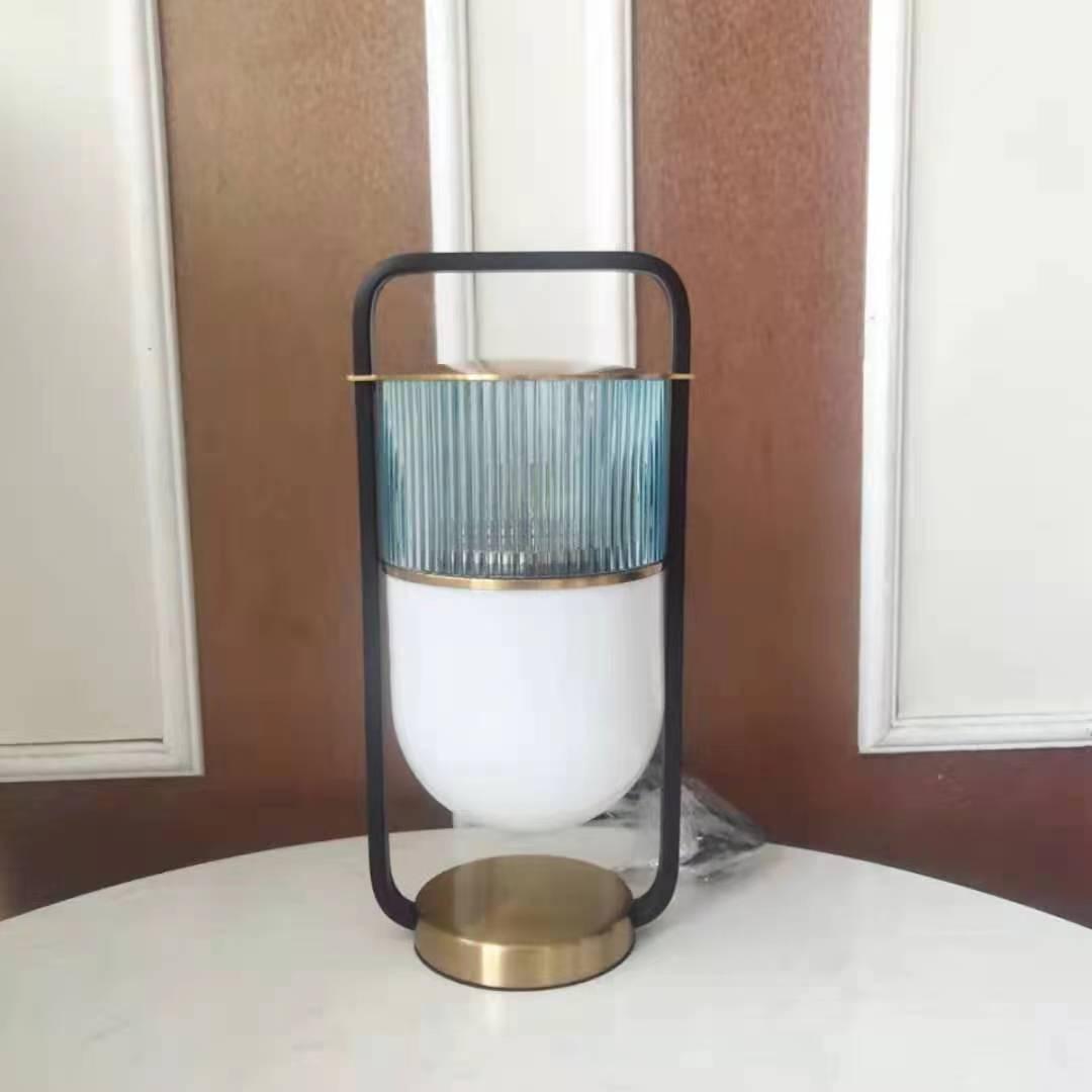 Kiorven Glass Artistic Table Lamp-Neutral Decor