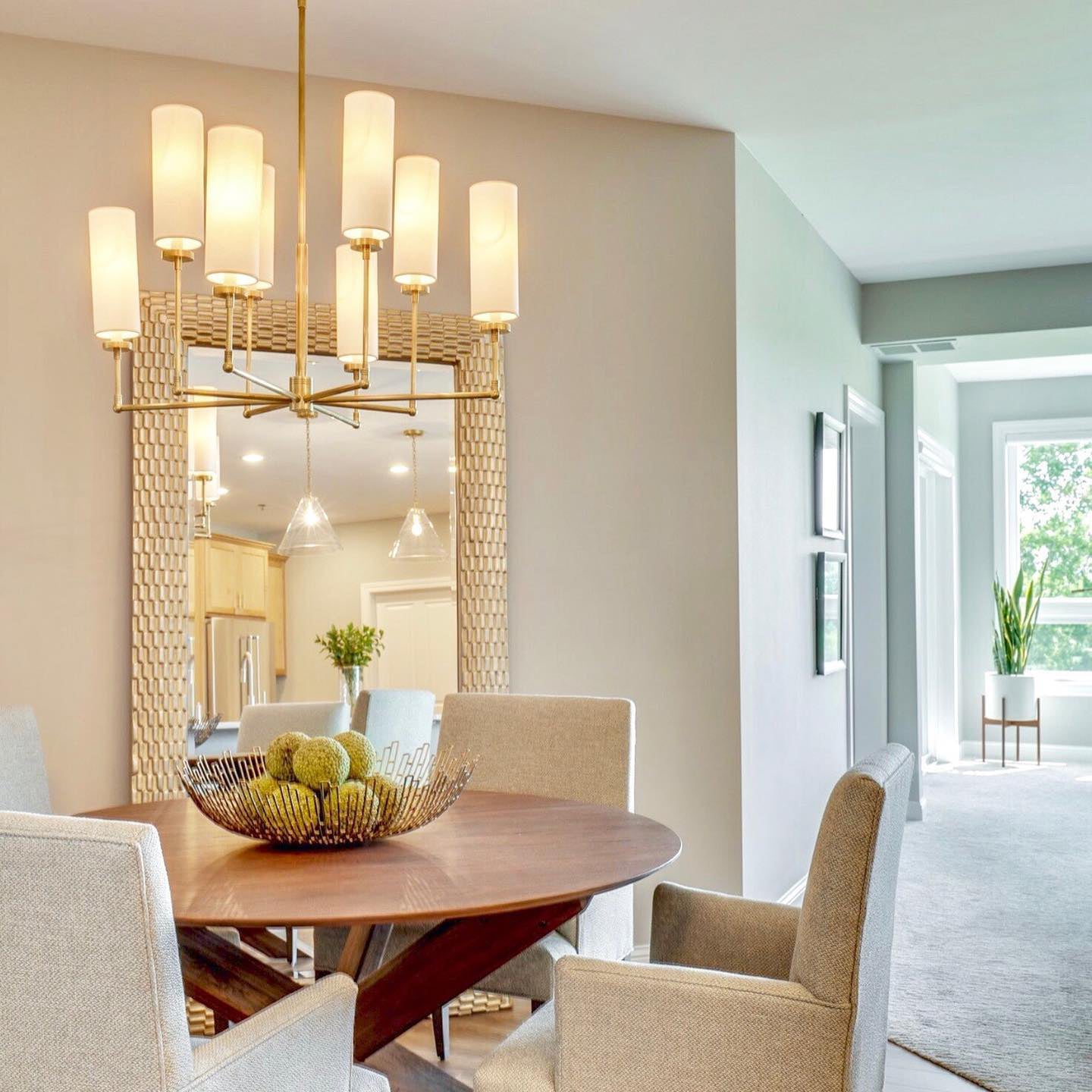 Lira Chandelier