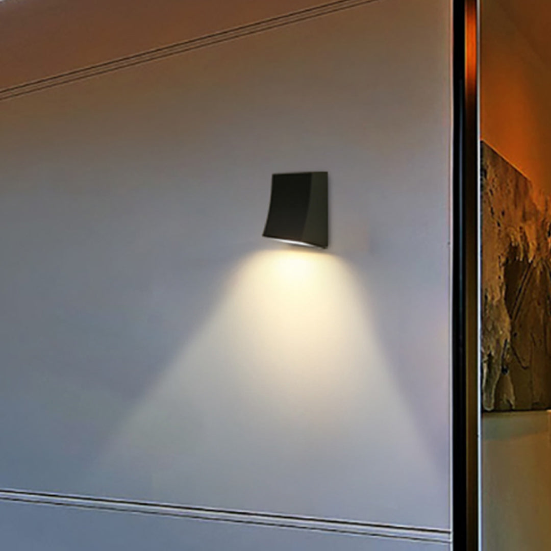 Elisay LED Industrial style Outdoor Wall Sconce