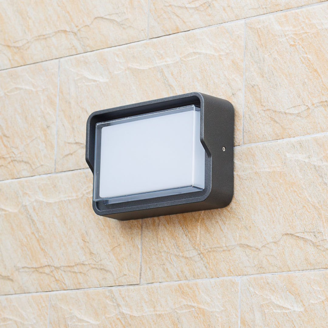 Stan Square Minimalist LED Outdoor Wall Light