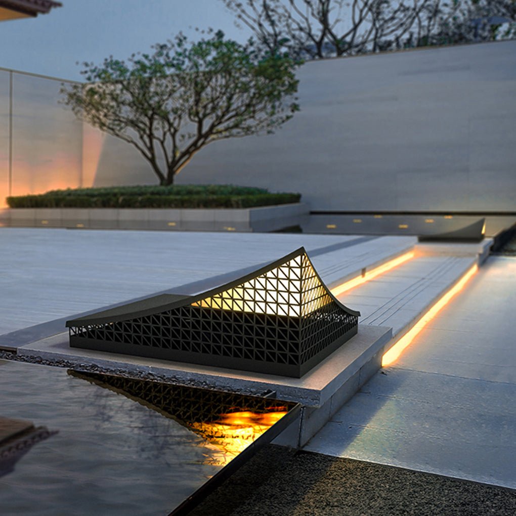 Lynn Industrial Elegant Garden Light