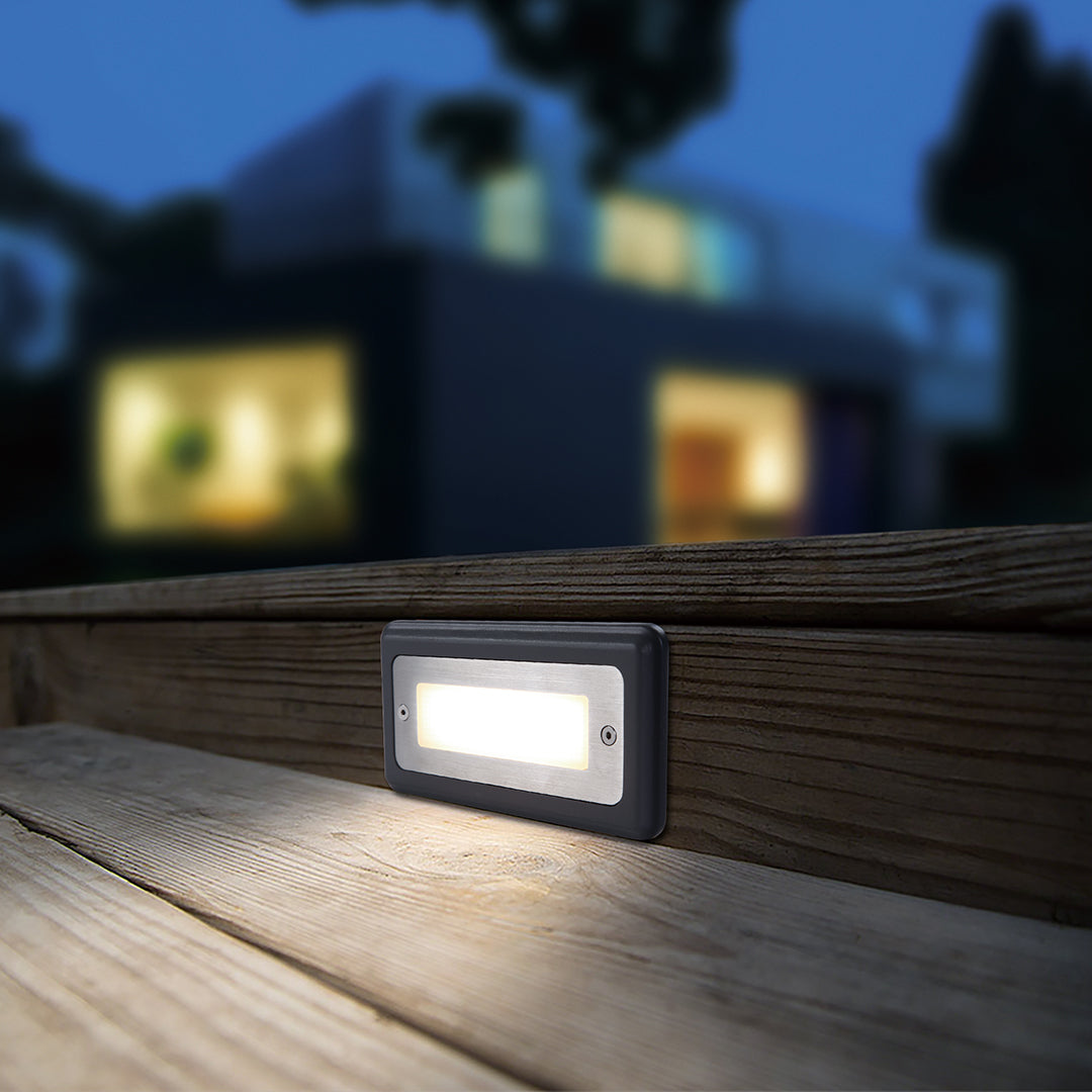 Gal LED Recessed Minimalist Outdoor Step Lights