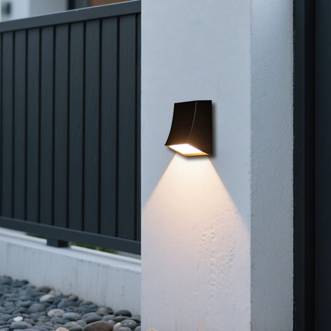 Elisay LED Industrial style Outdoor Wall Sconce