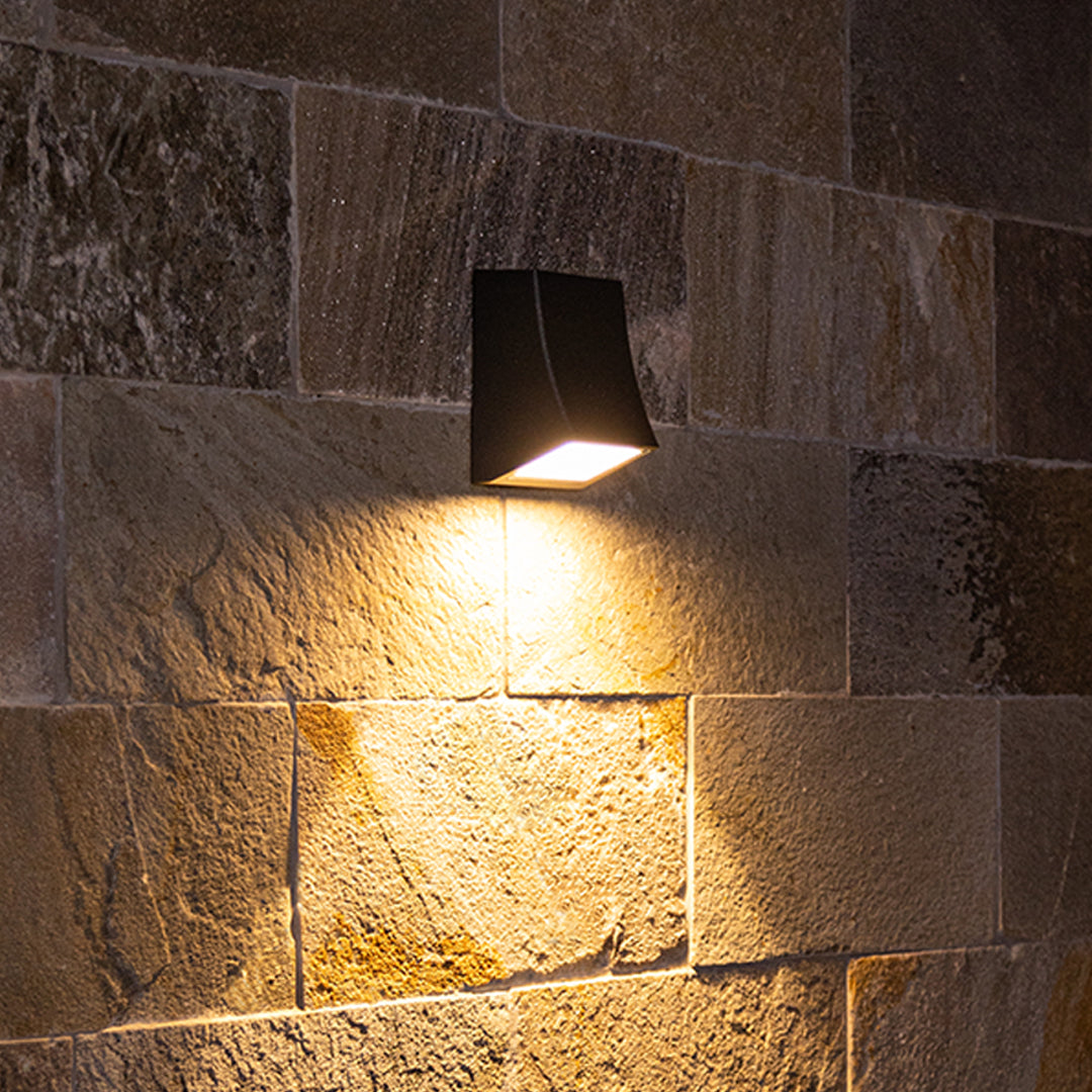 Elisay LED Industrial style Outdoor Wall Sconce