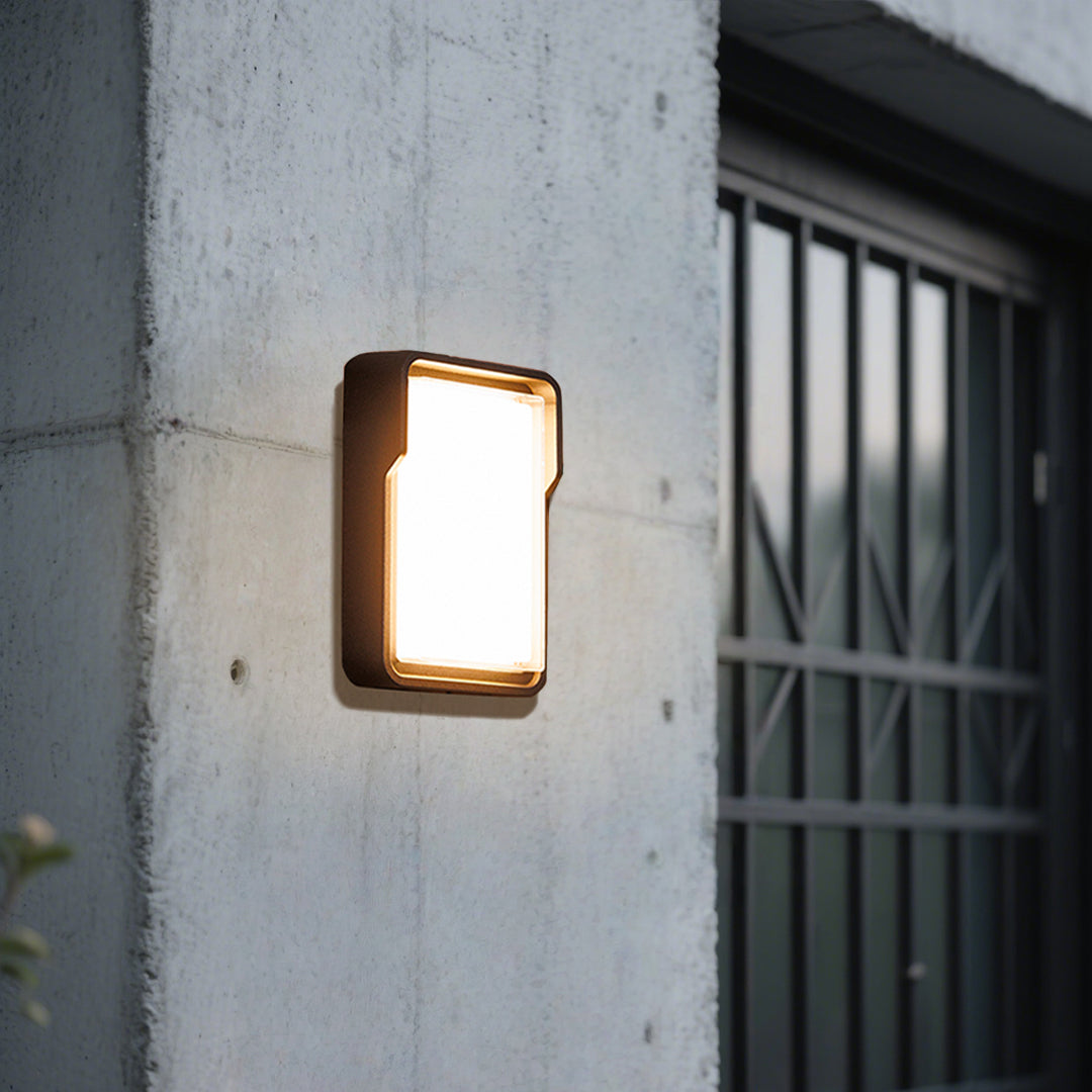 Stan Square Minimalist LED Outdoor Wall Light