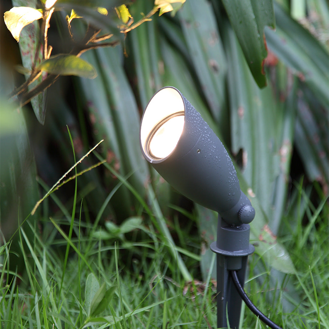 Cubbb LED Minimalist Outdoor Spike Lights