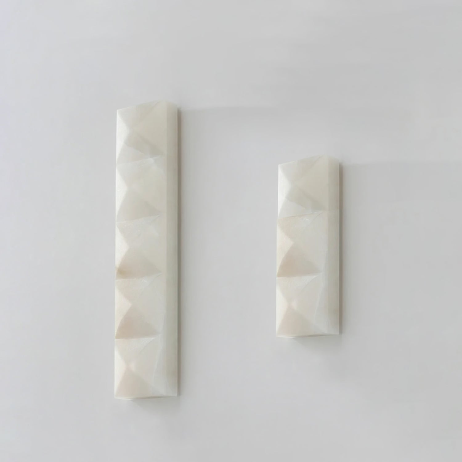 Dione Modern Alabaster Wall Light-Neutral Decor