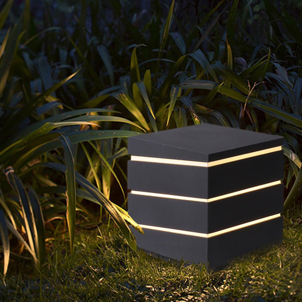 Wanderer Modern Linear Elegant Outdoor Light