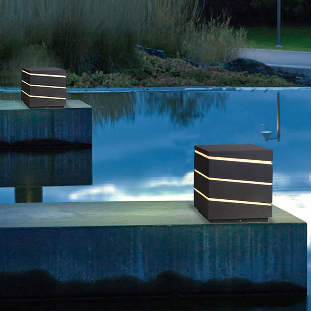 Wanderer Modern Linear Elegant Outdoor Light