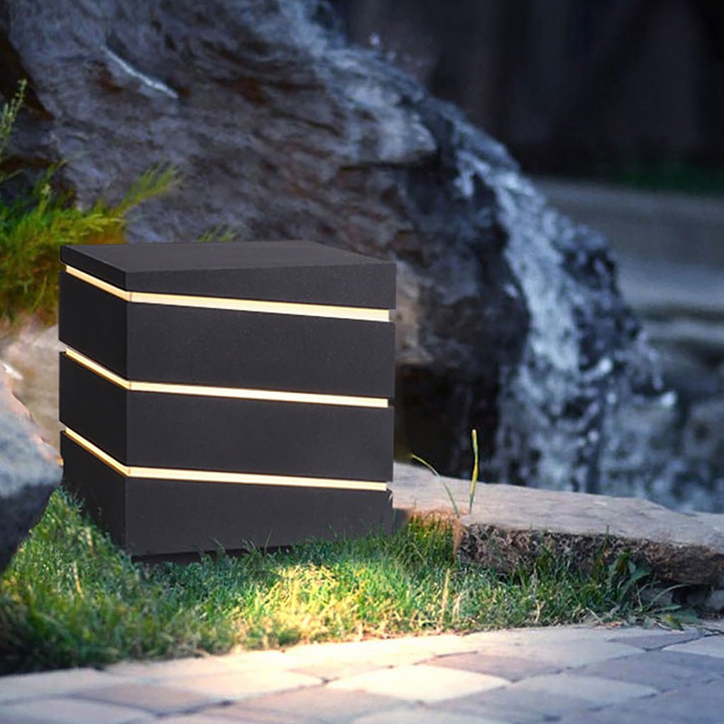 Wanderer Modern Linear Elegant Outdoor Light