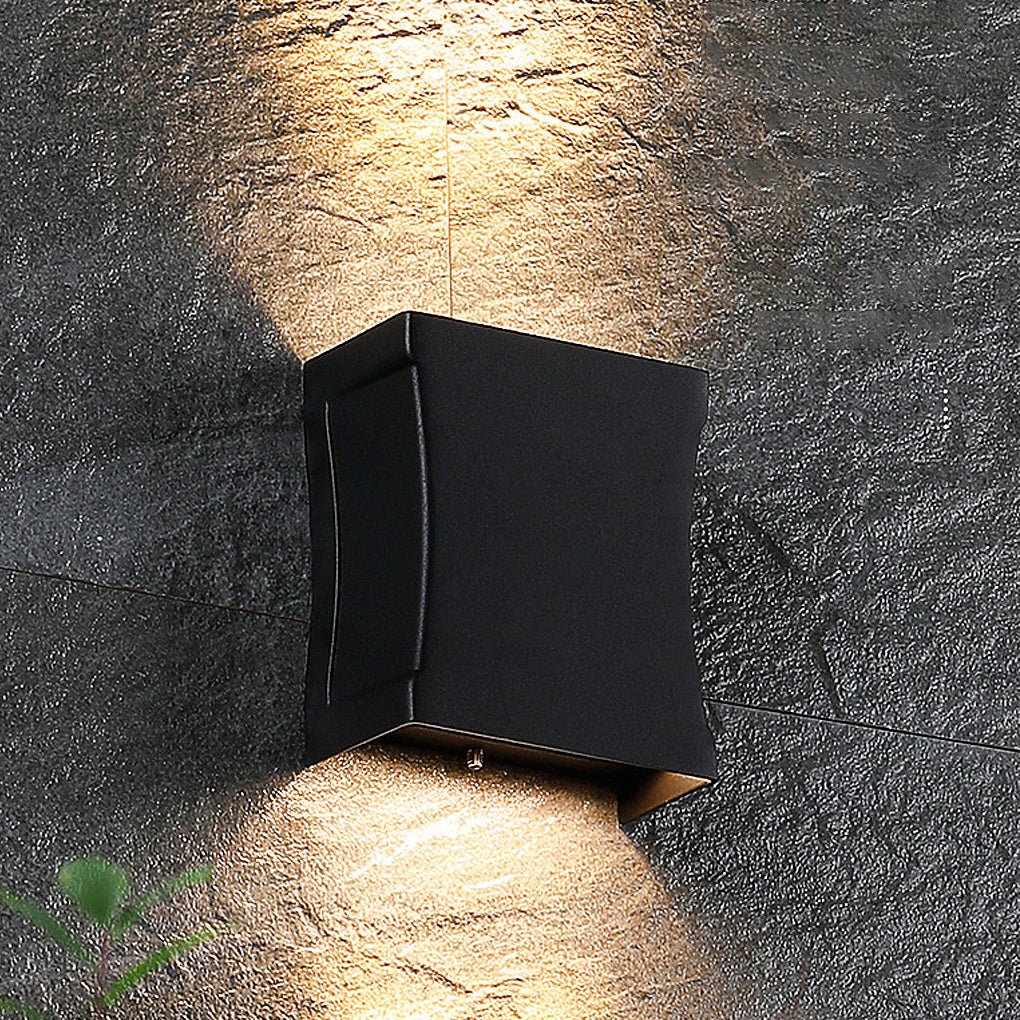 Lillin Classic Modern LED Outdoor Wall Sconce