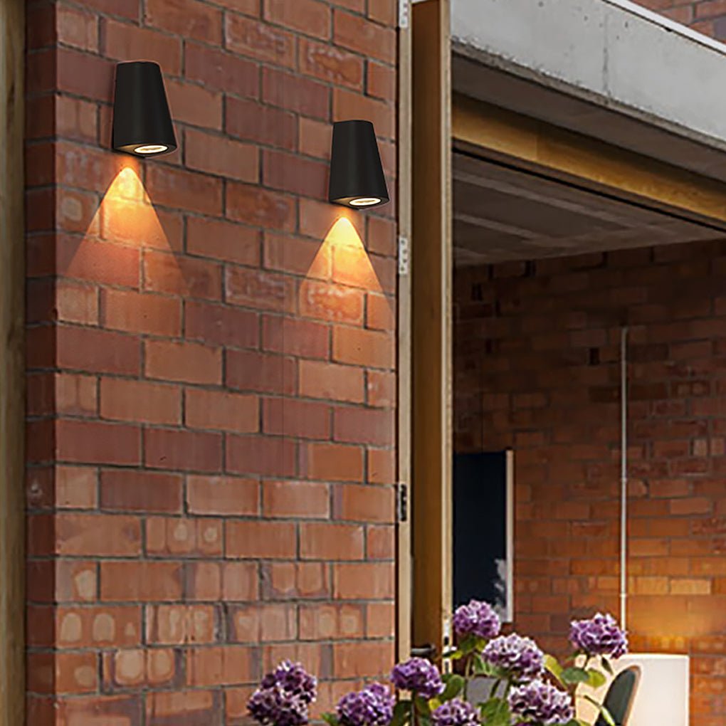 Hal Nordic Minimalist LED Outdoor Wall Light