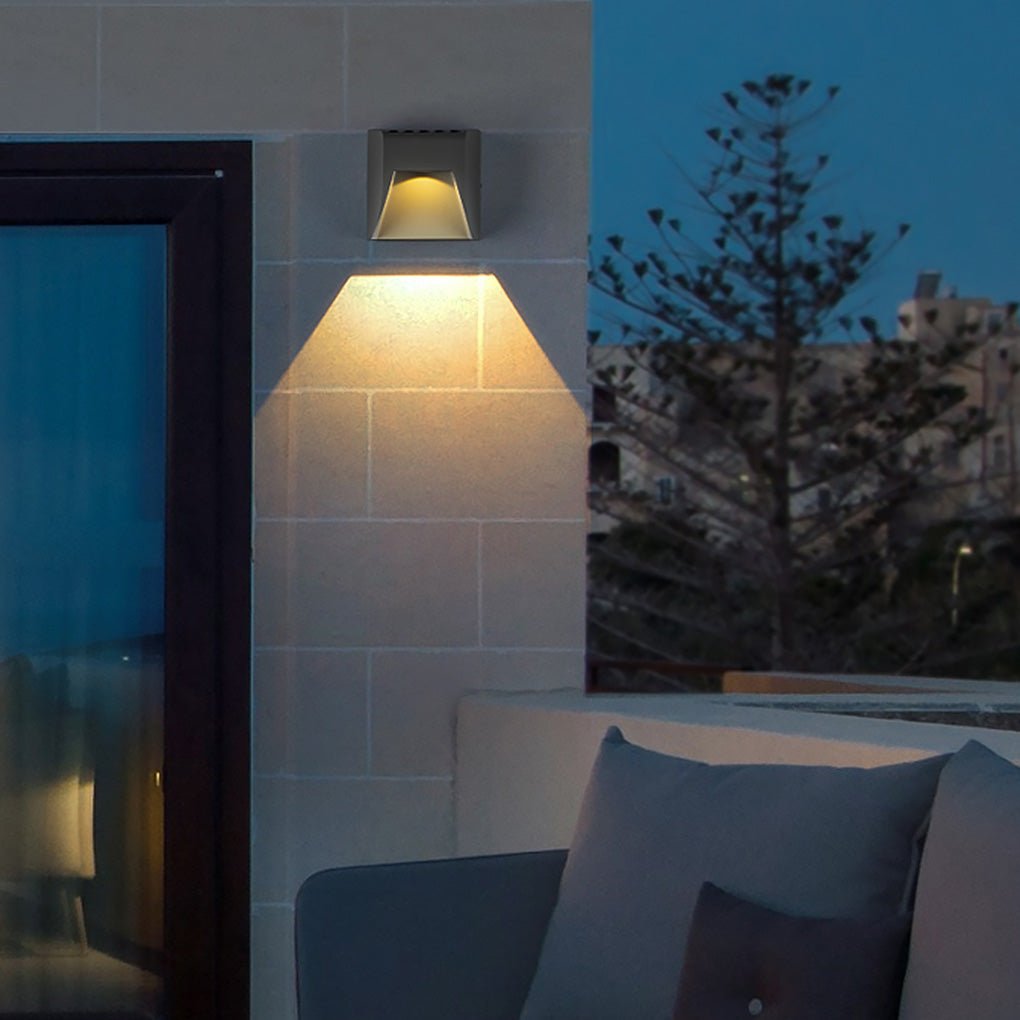Geraldine LED Wall Mounted Outdoor Wall Washer Lamp