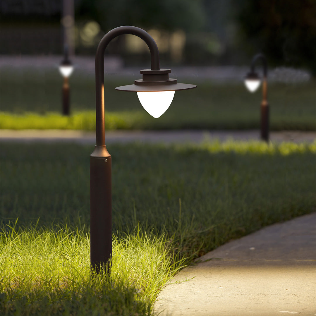 Tower Pole Elegant Minimalist Outdoor Lights