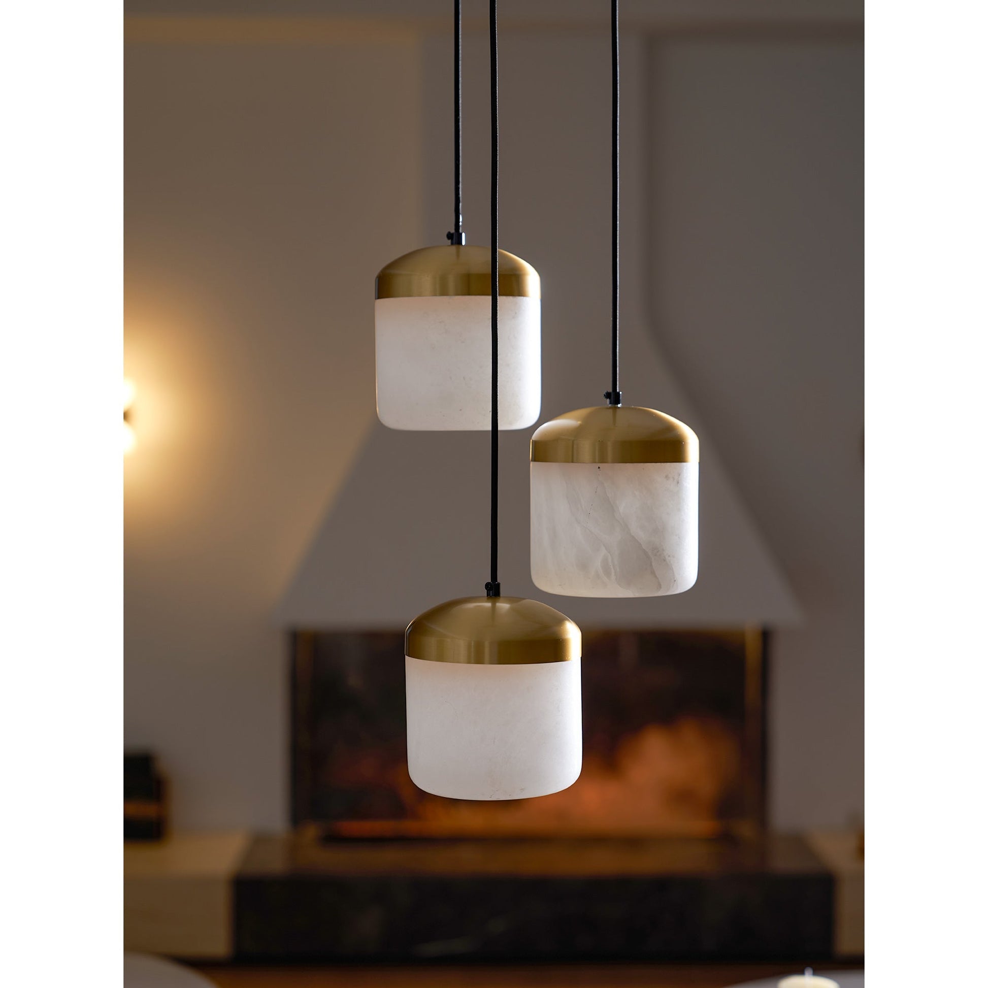 Asta pendant lamp shown from the side profile.